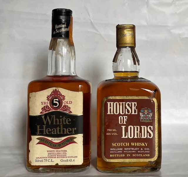 White Heather 5yo + House of Lords - b. 1970s, 1980s - 75cl - 2 bottles