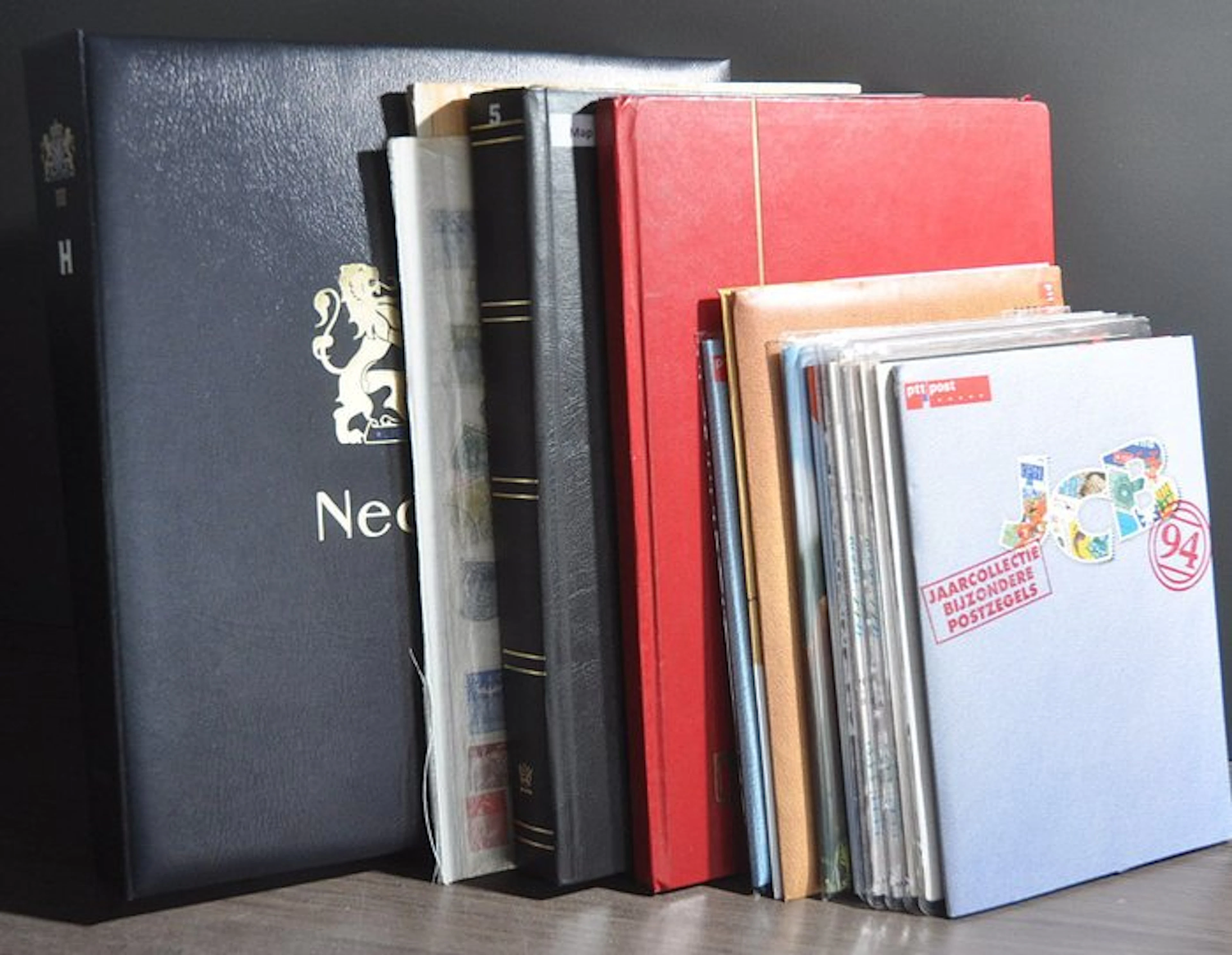 Netherlands - Collection dating back to the classic period in a DAVO album