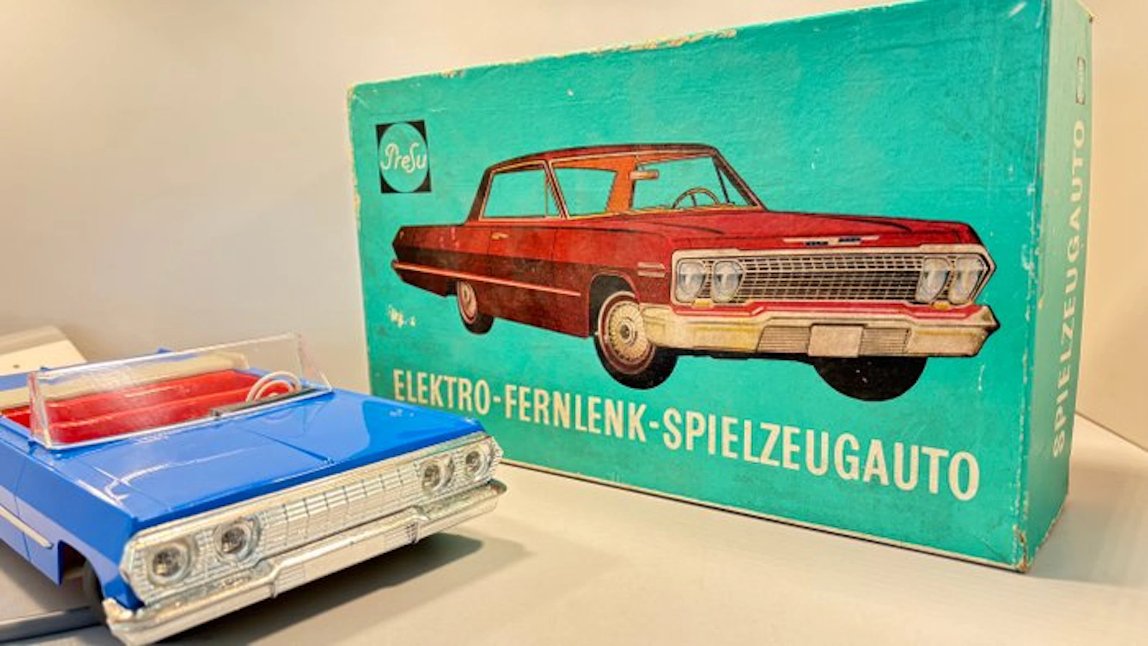 Presu DDR Chevrolet Impala Cabrio - Model convertible car...