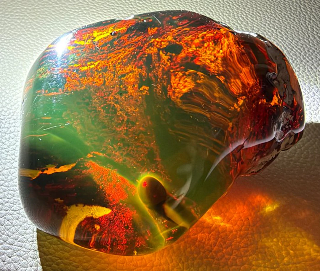 Mexican Amber Chiapas!! AAA Museum Quality!- 130 g