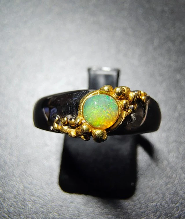 Ring with natural Ethiopian opal – 925 sterling silver