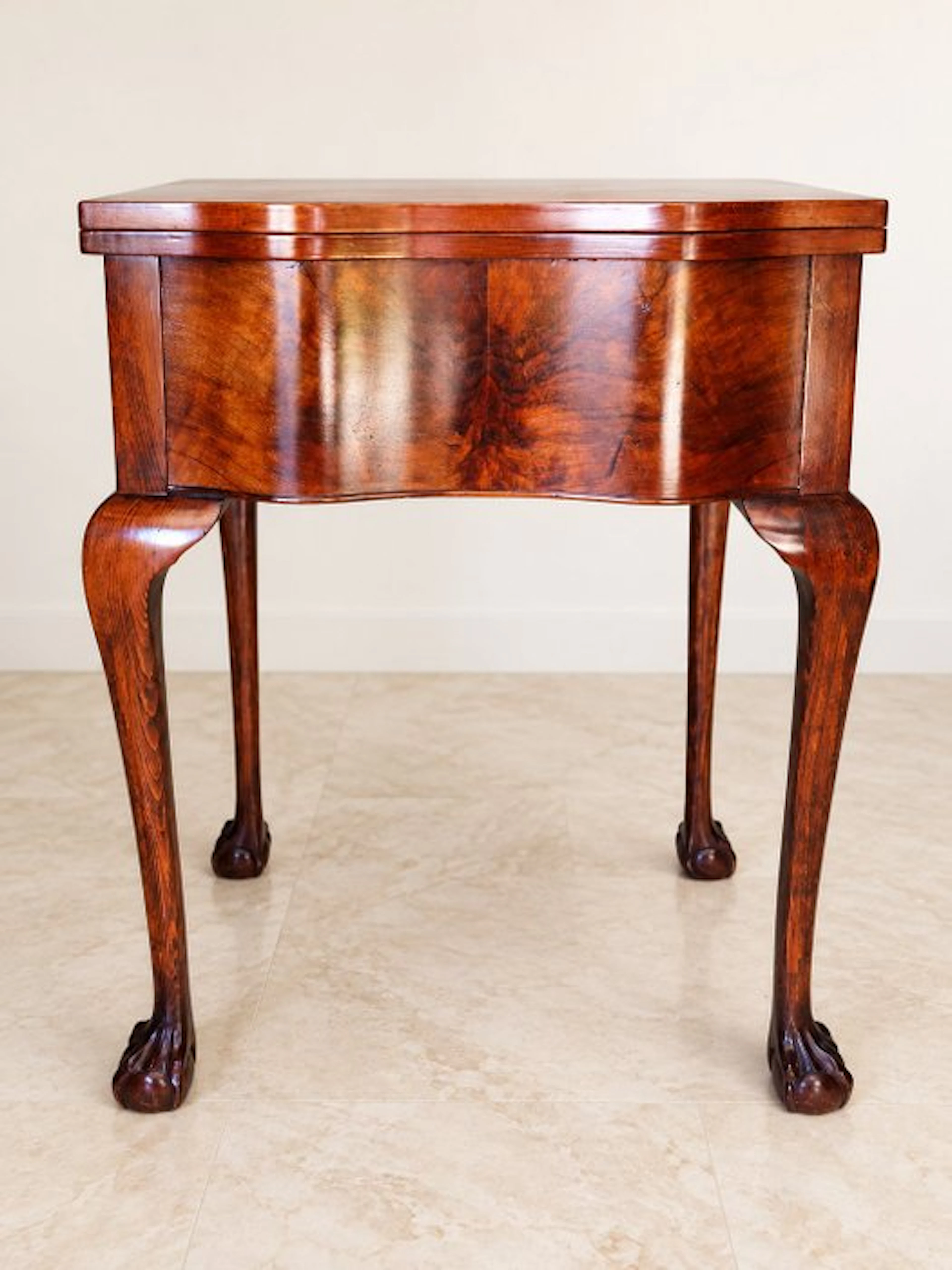 Frister & Rossmann - Meuble d'appui - Burr walnut - Queen Anne style