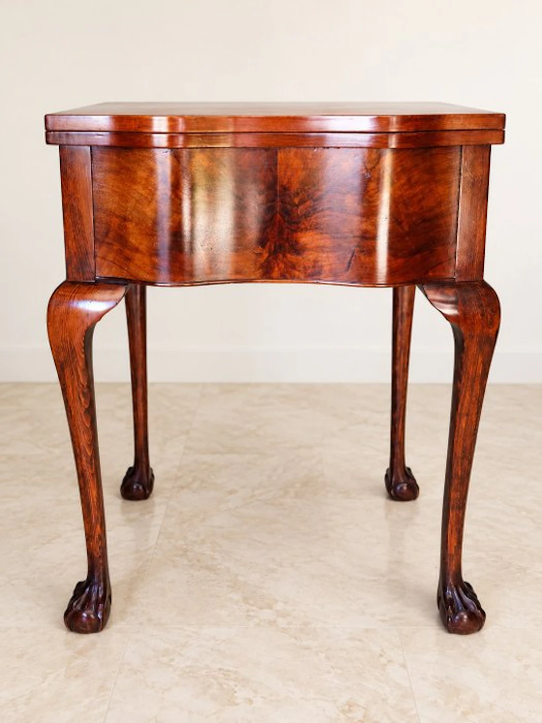 Frister & Rossmann - Meuble d'appui - Burr walnut - Queen Anne style