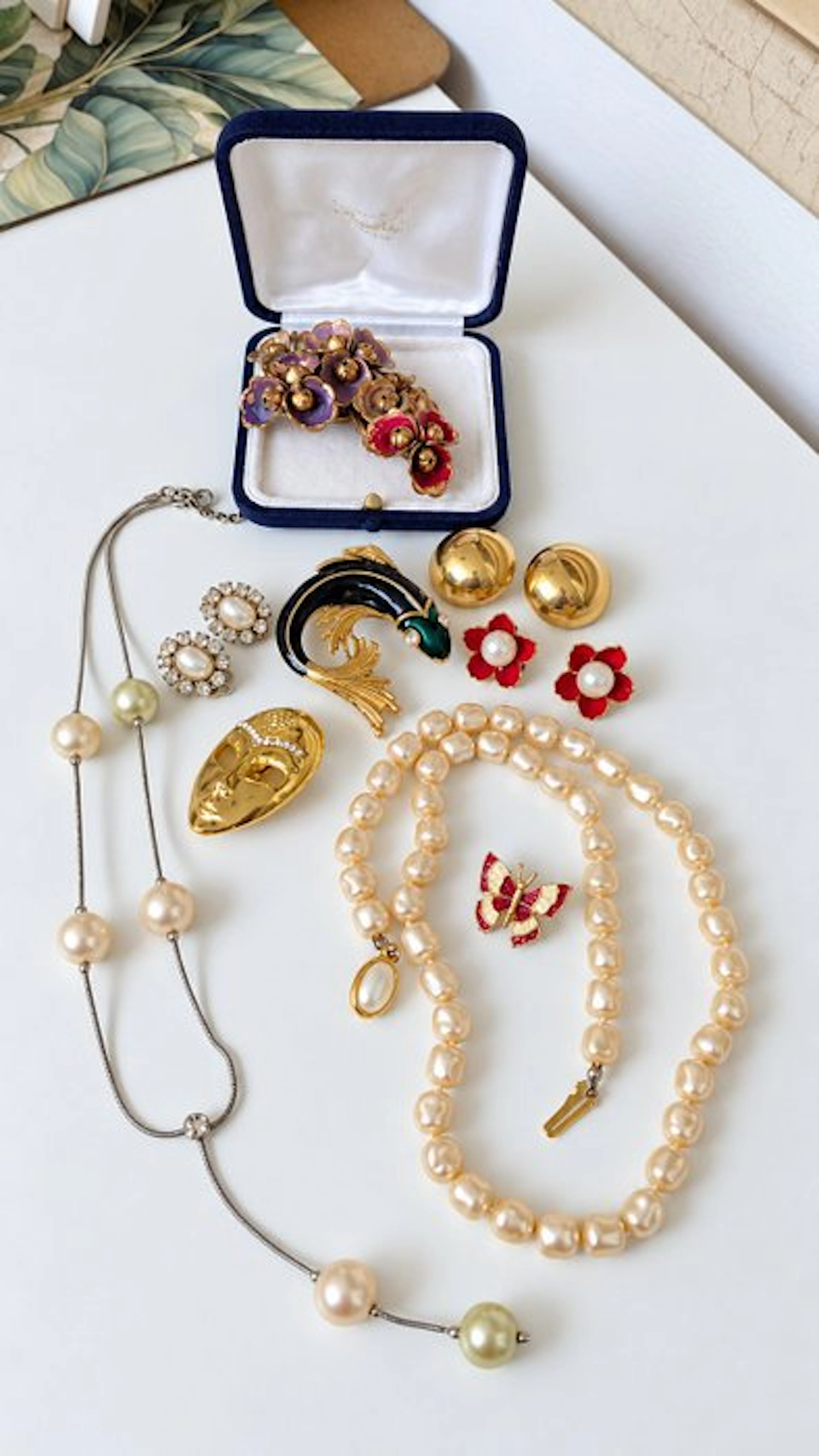 Themed collection - 80s Jewelry