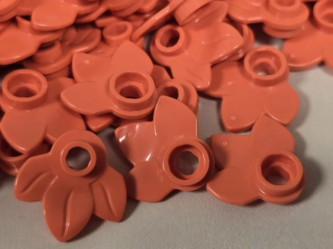 LEGO Pieces - New Plant Plate Round 1 x 1 with 3 Layered Leaves Coral 1000 pcs