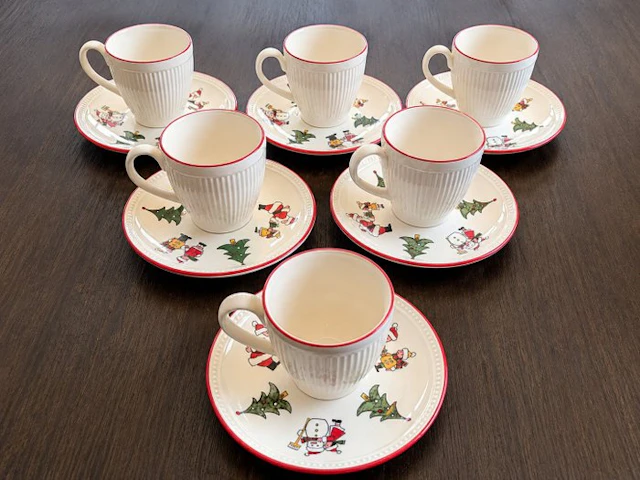 Wedgwood - Cup and saucer (12) - Earthenware - Windsor Christmas
