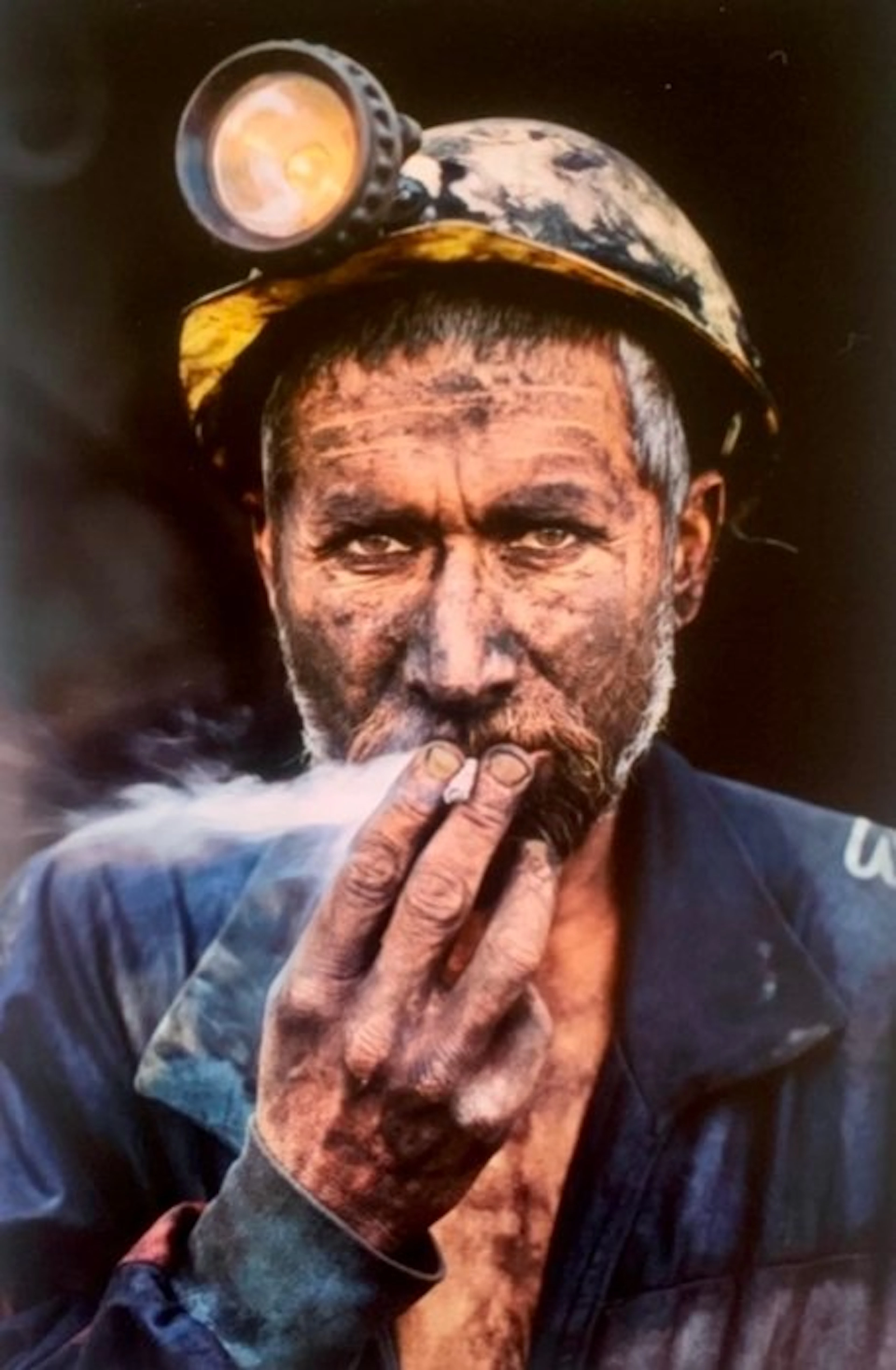 Steve McCurry (1950–) - Smoking coal miner