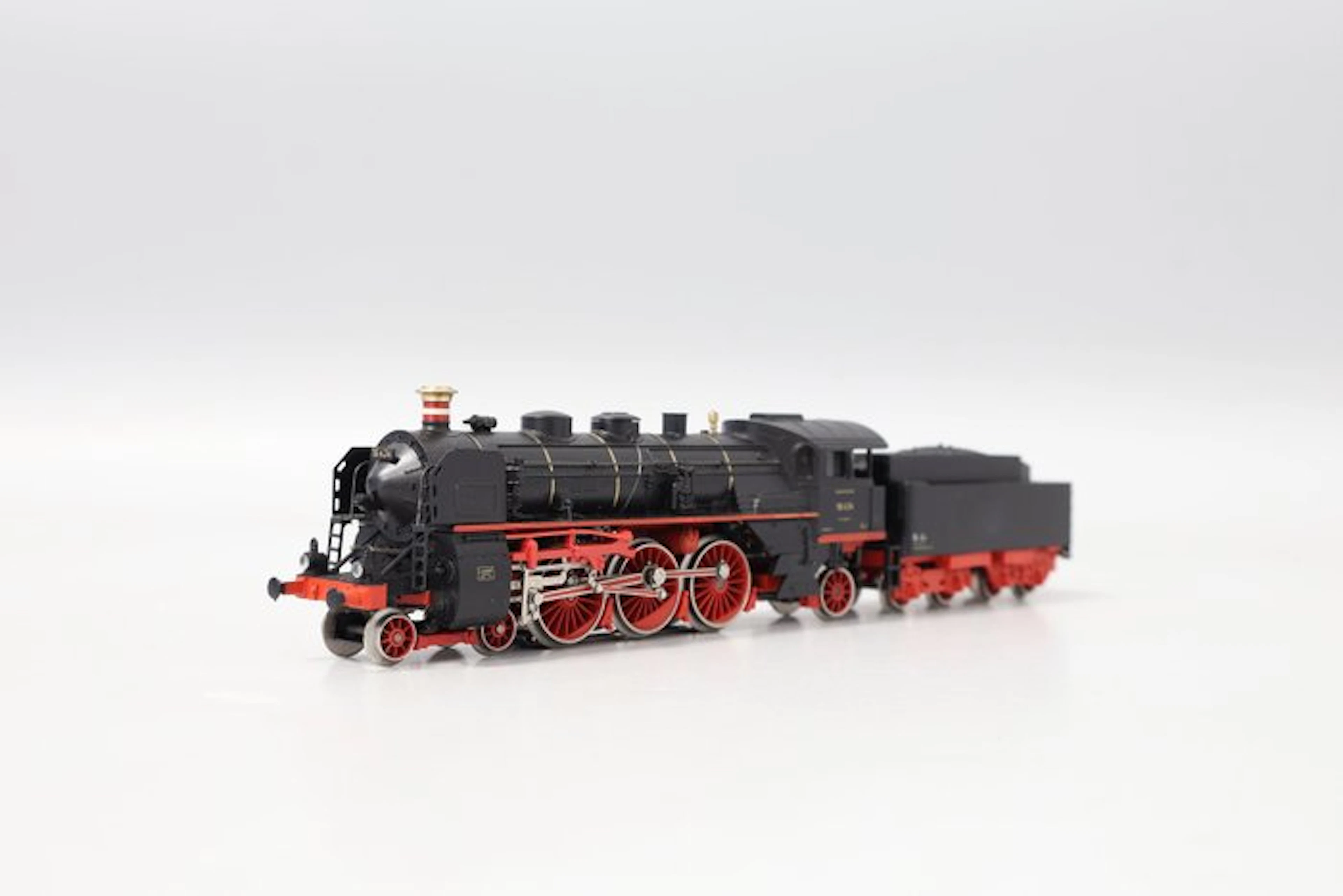 Märklin H0 - 3318 - Steam locomotive with tender (1) - BR18 - DRG