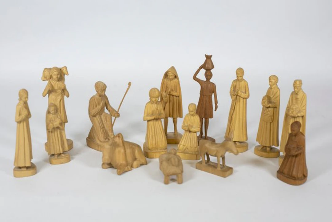 Nativity scene - Vintage ethnic nativity scene – 15...