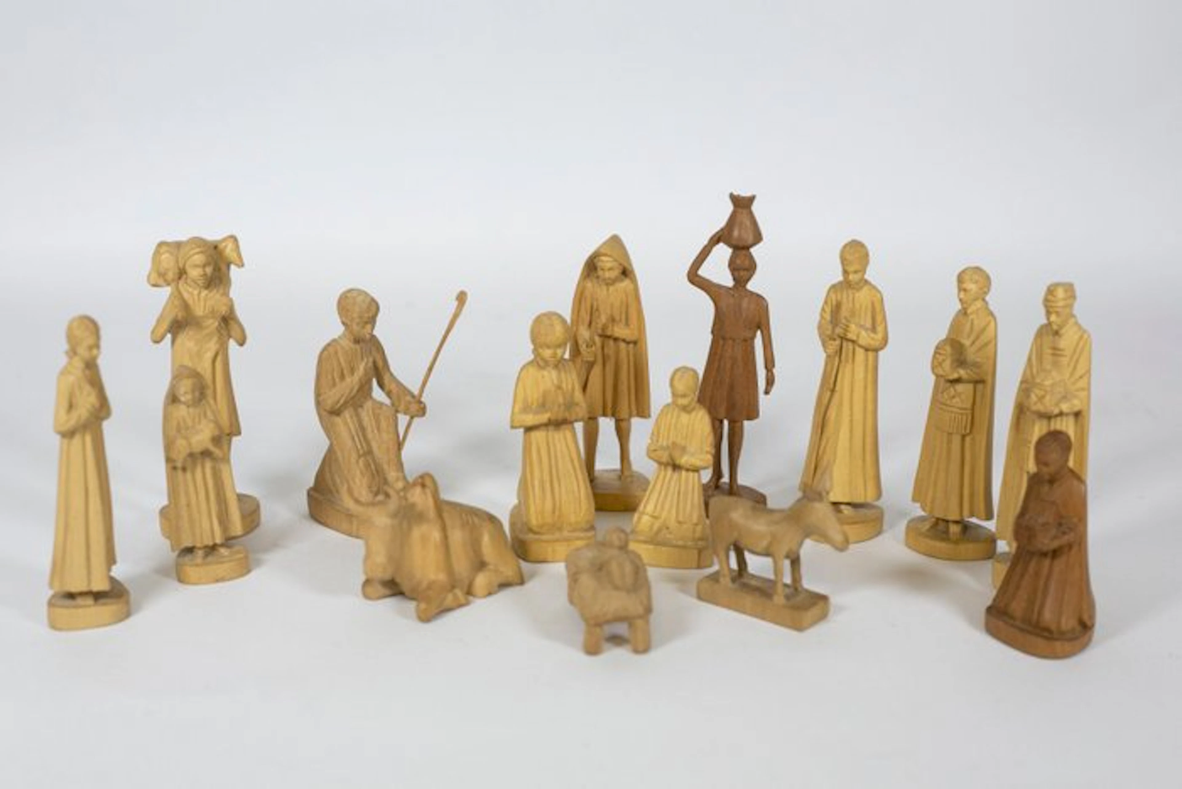 Nativity scene - Vintage ethnic nativity scene – 15...