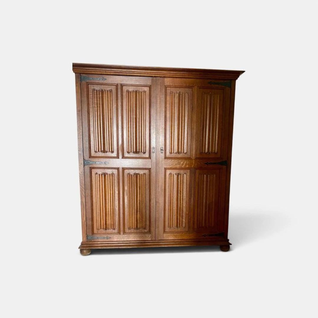Cupboard - Oak - wardrobe and linen closet