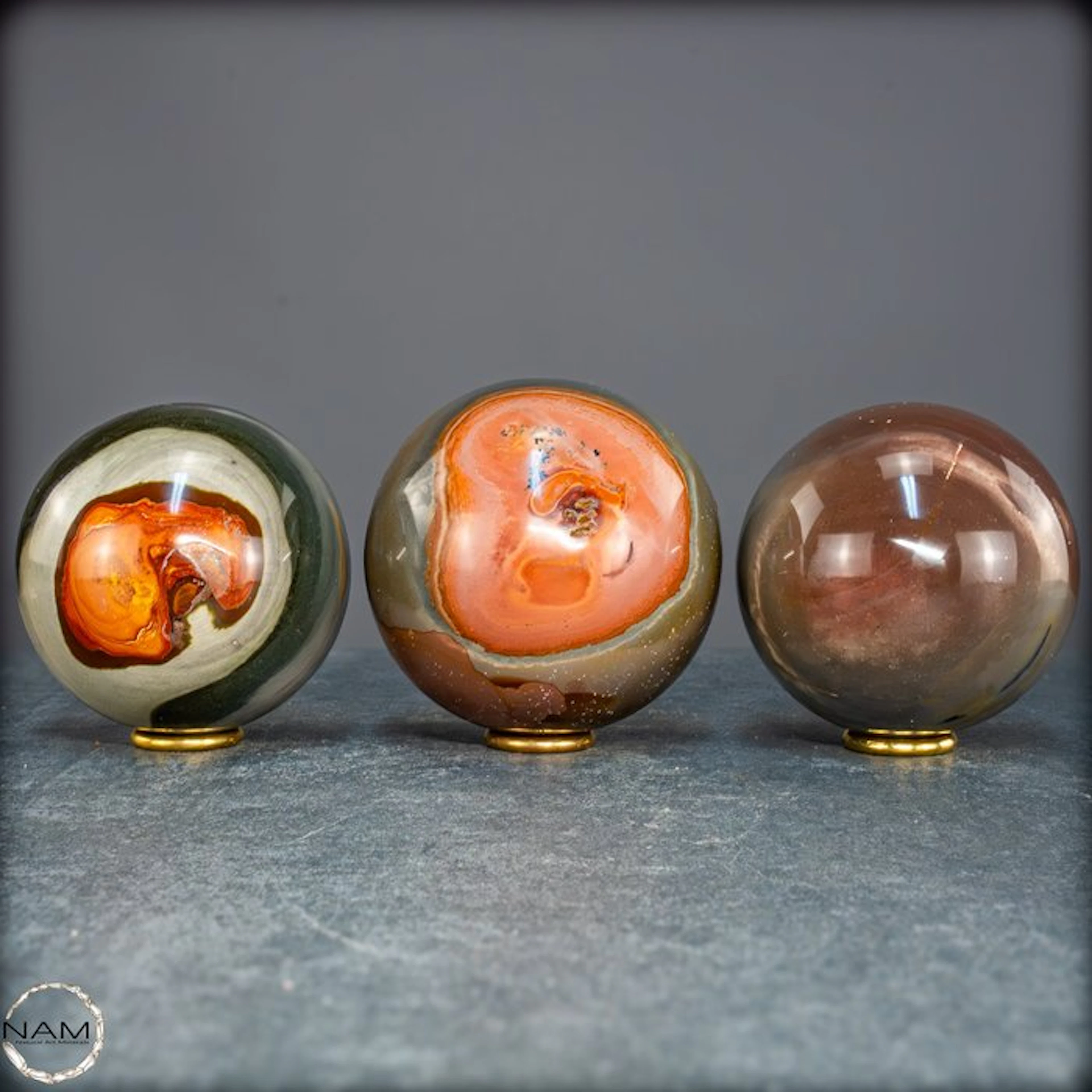 Natural polychrome jasper spheres – Color-intensive set...