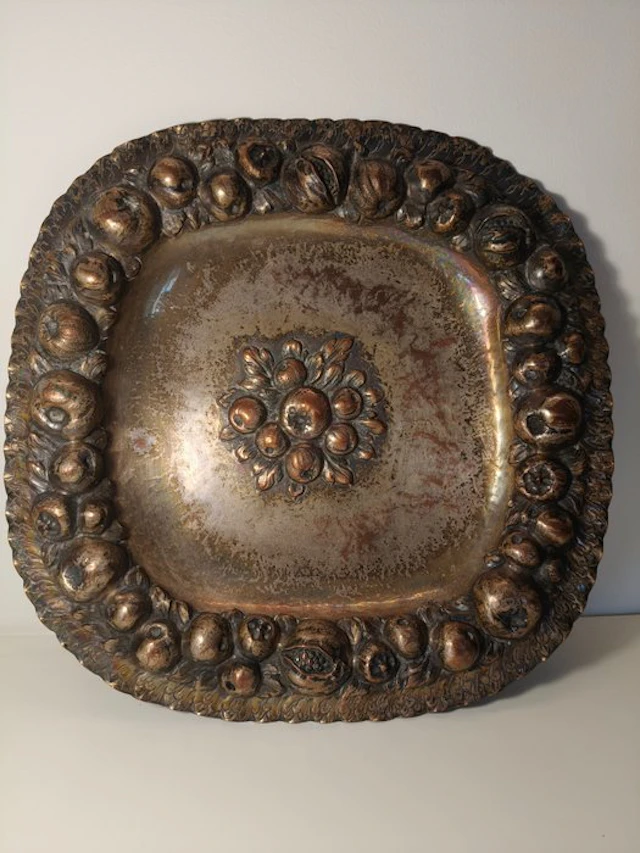 Dish - Sbalzato a mano in rame argentato - Copper - 1850/1900