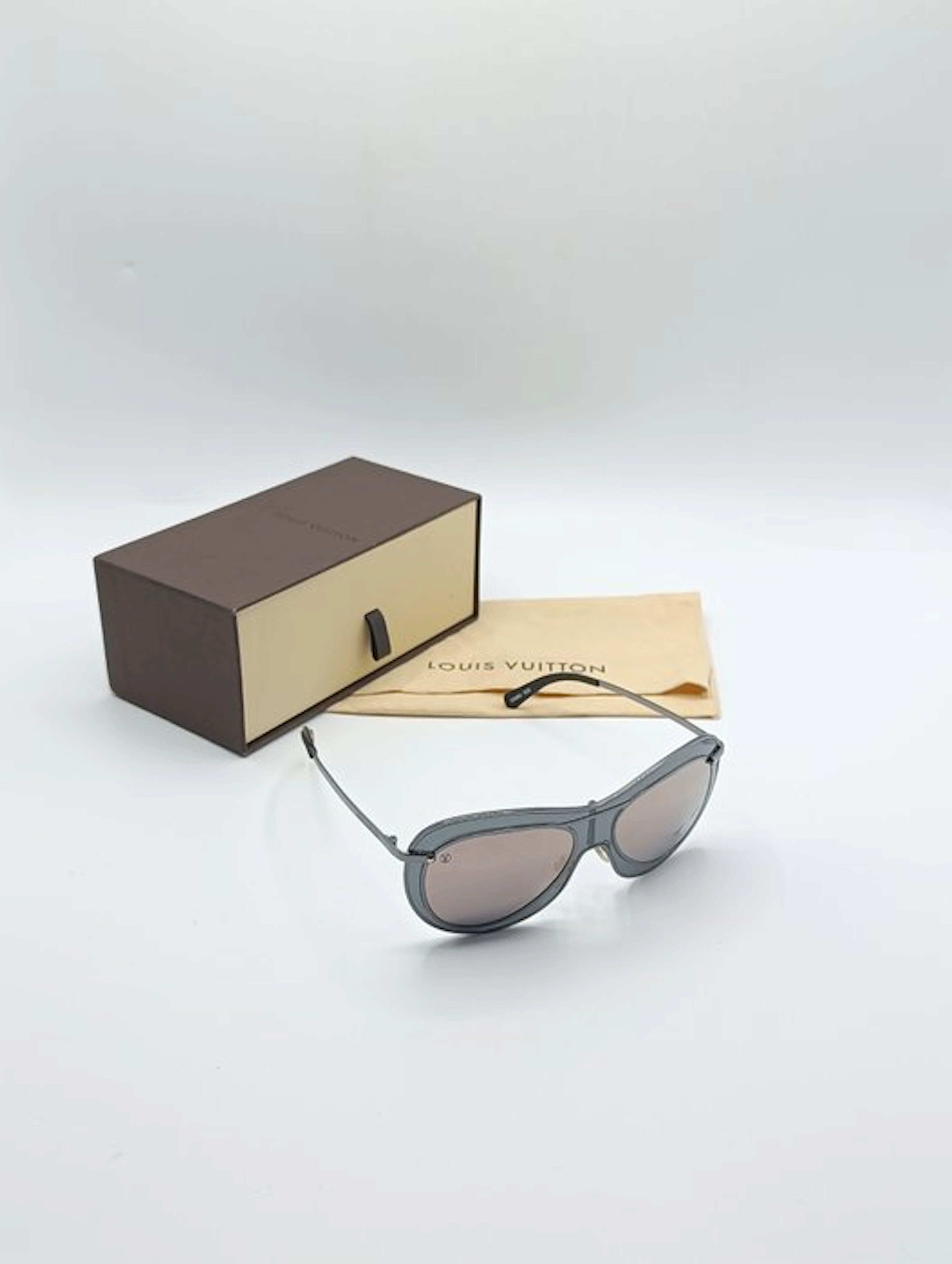 Louis Vuitton - Z0906U - Sunglasses