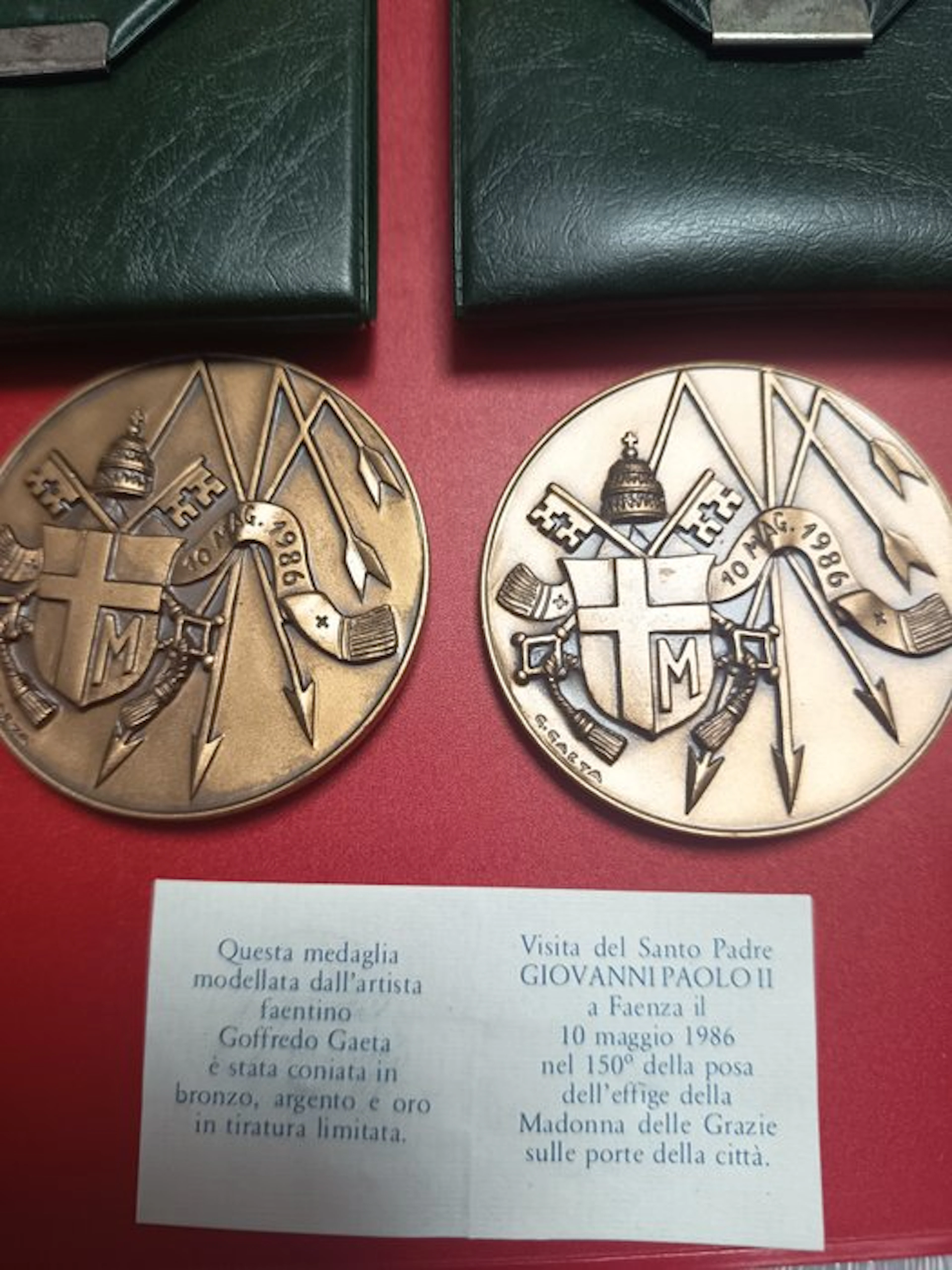 Vatican. Lotto 2 Medaglie 1986 - 140 gr Bronzo (No reserve price)