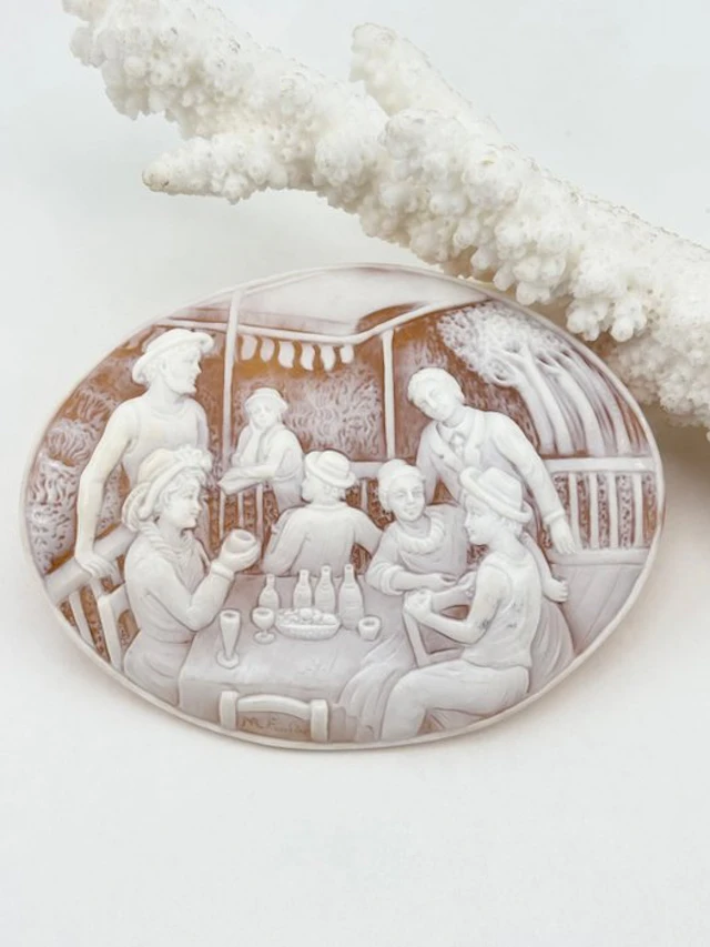 Cassis madagascariensis Cameo - Hand-engraved cameo