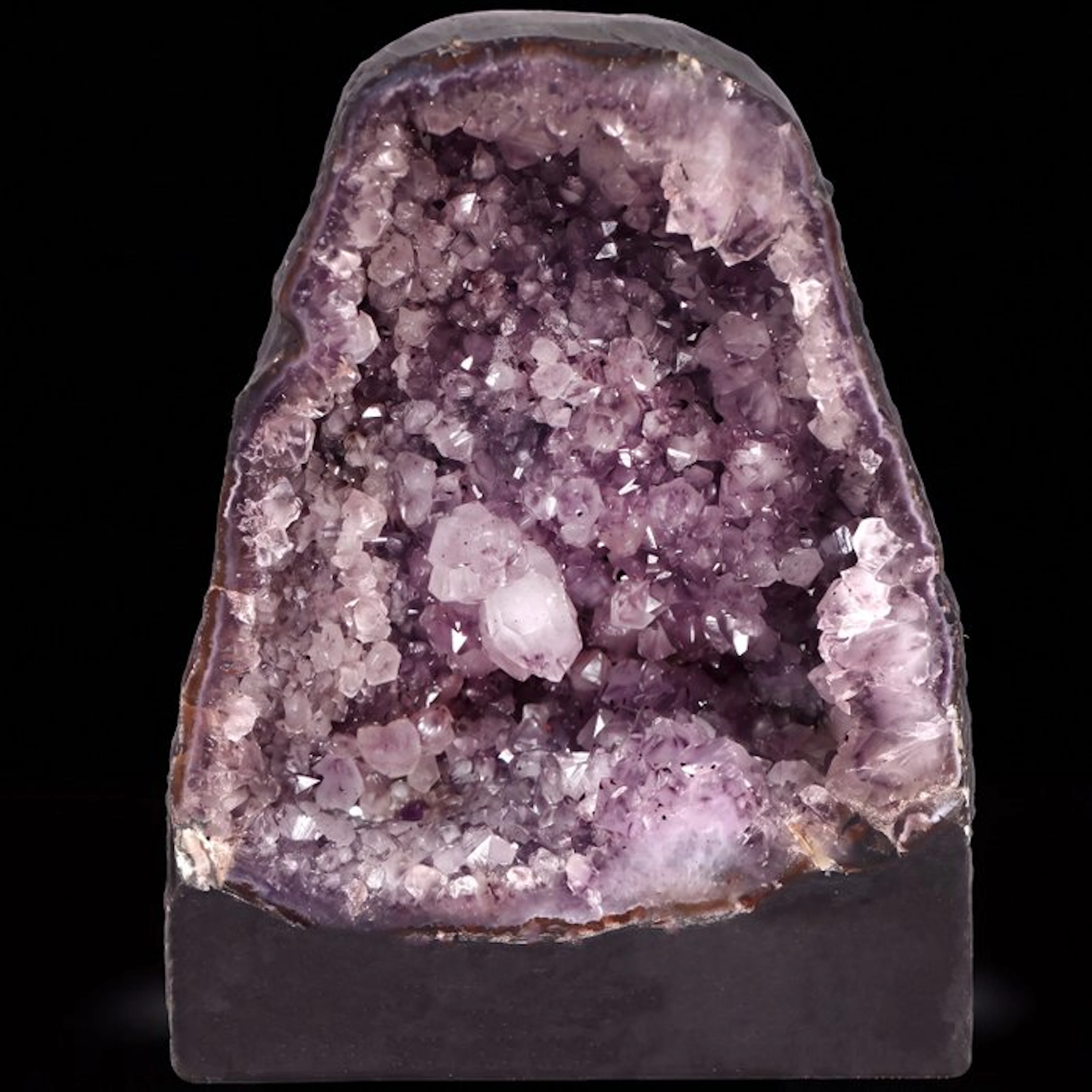 Vivid Amethyst - Geode - 27x21x17 cm- 8.3 kg