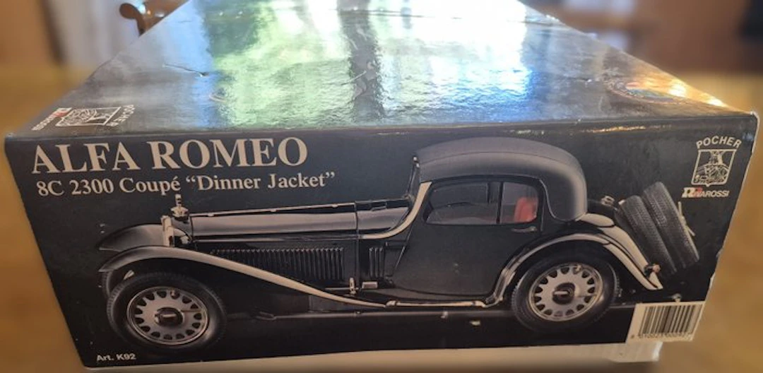 Pocher 1:8 - Model car - Alfa Romeo 8C 2300 Coupé "Dinner Jacket" 1932