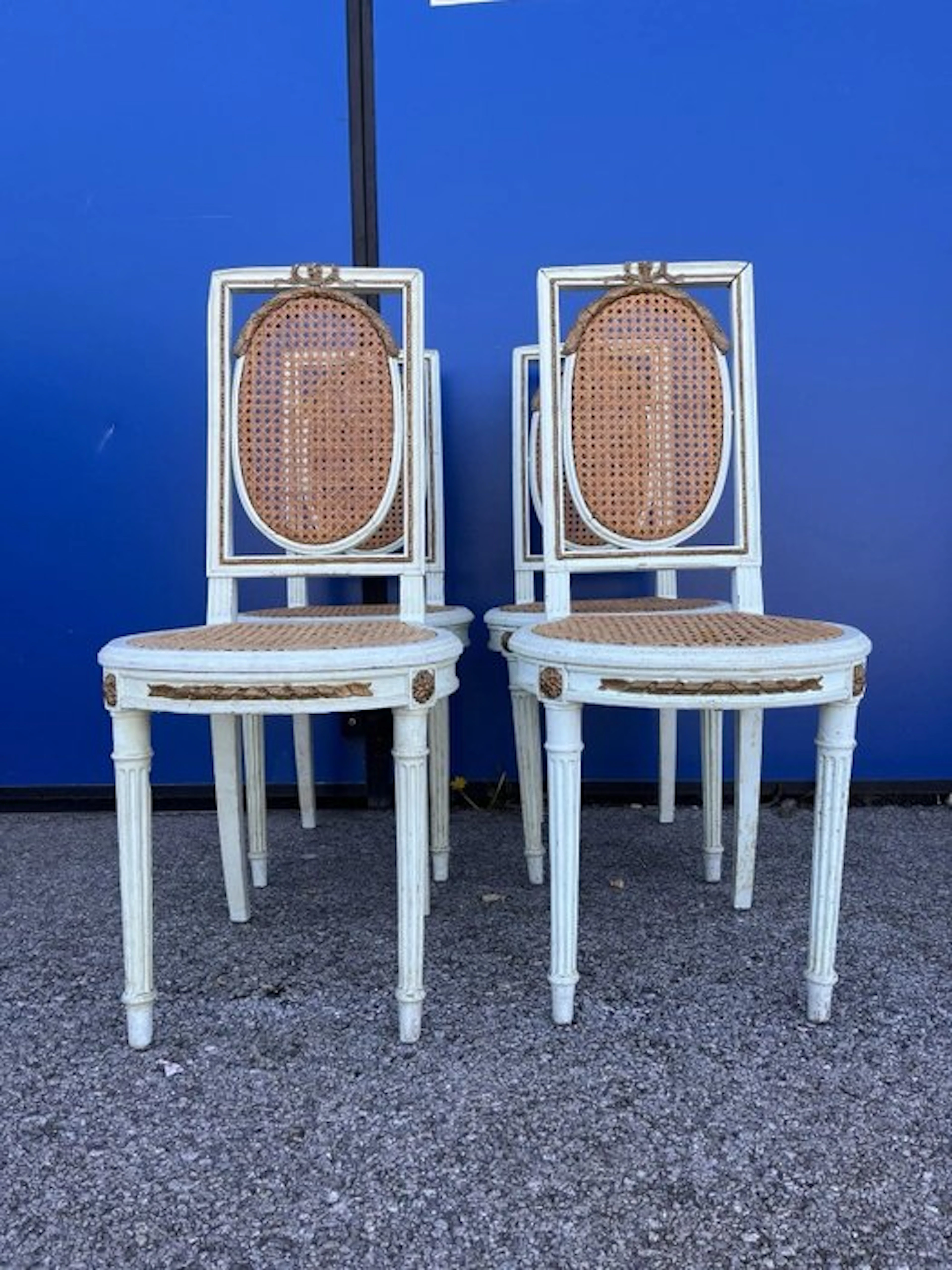 Chair - Wood - 4 chairs