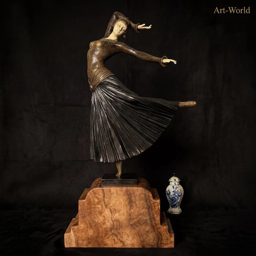 Statue, Naar Demétre Chiparus: “Ayouta" 47 cm / 7 kg - 47...