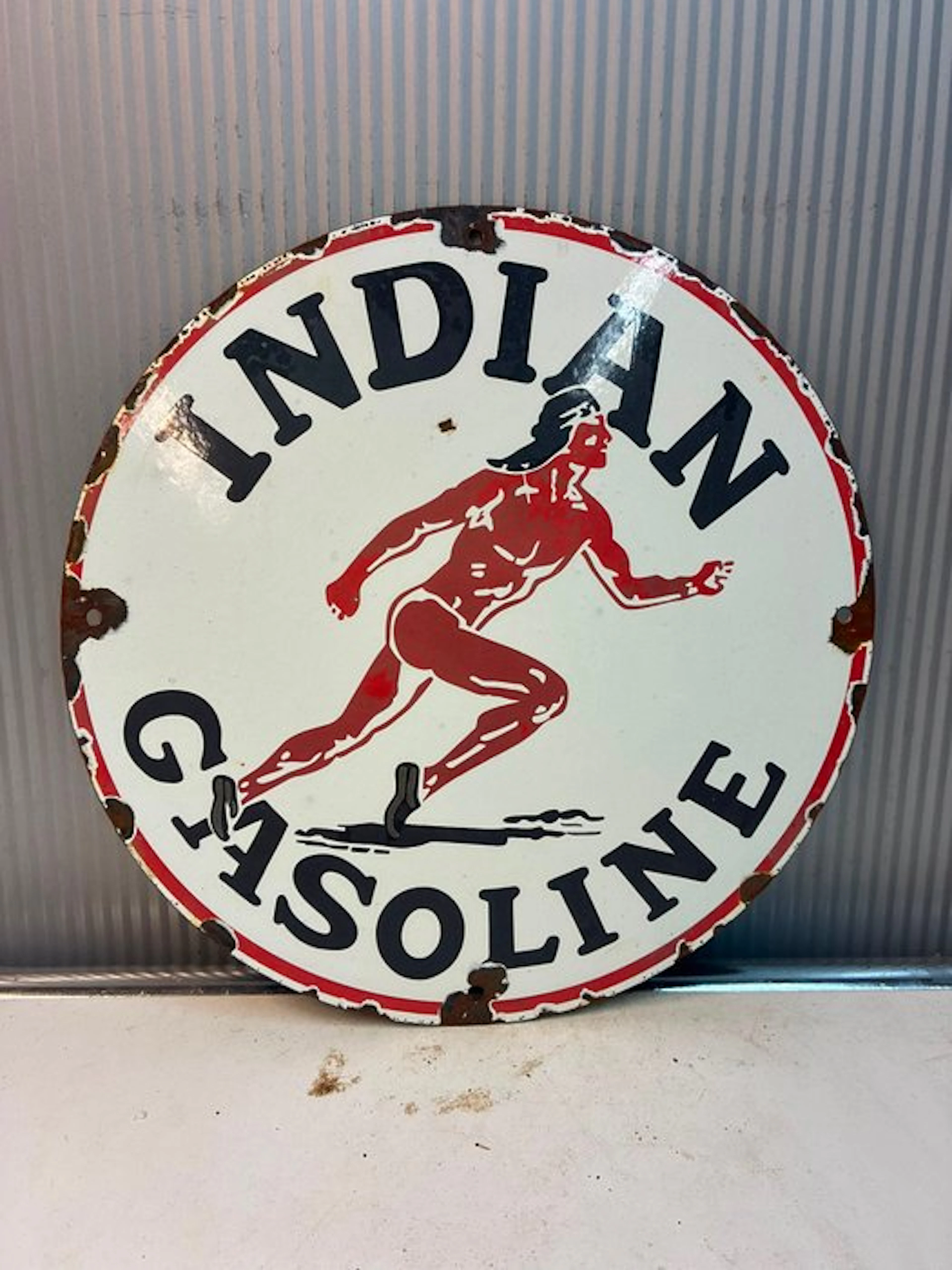 Indian Gasoline – Indiaanse hardloper – Rond emaille...