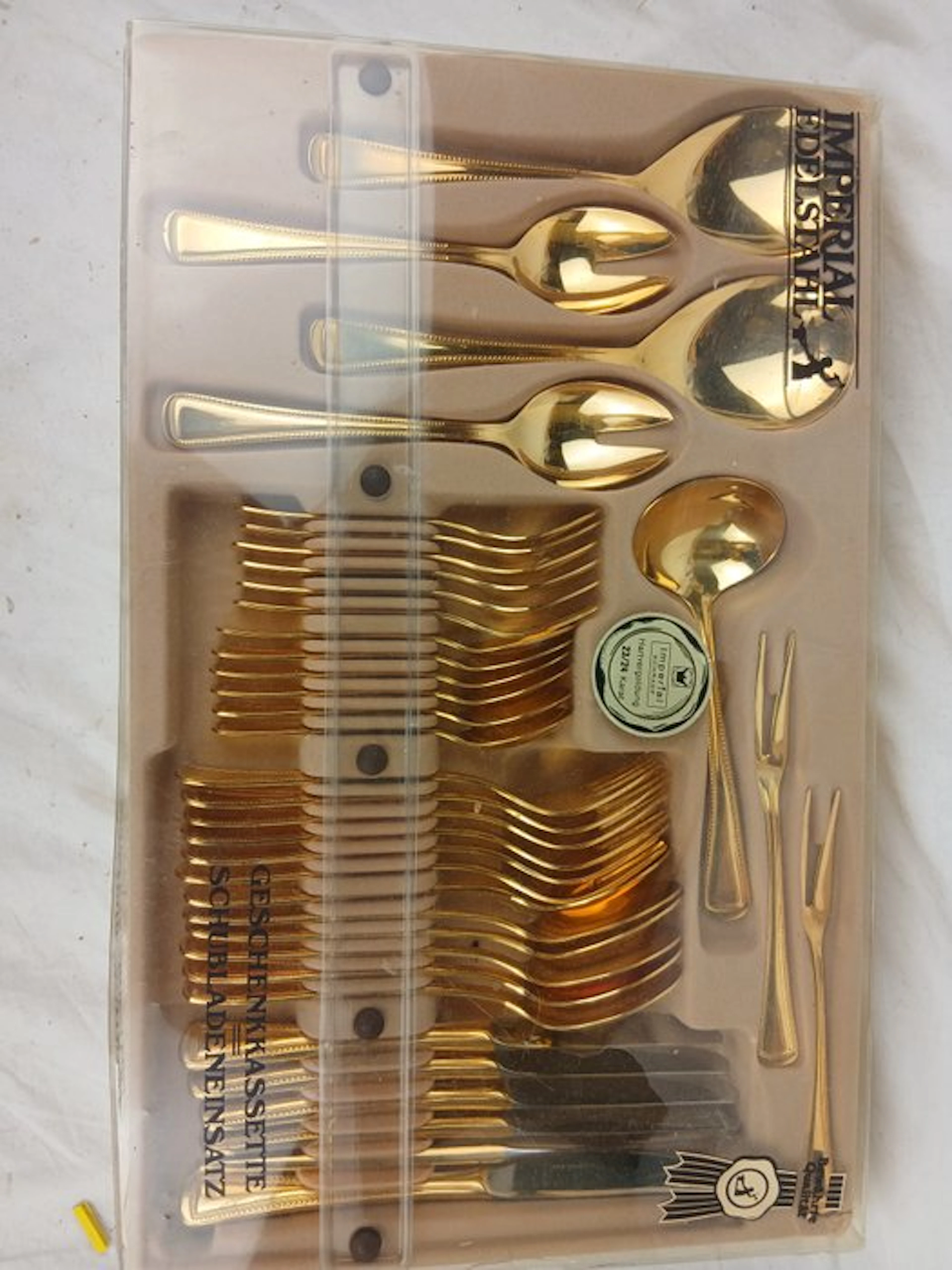 400 - Cutlery set for 6 - Gold plated