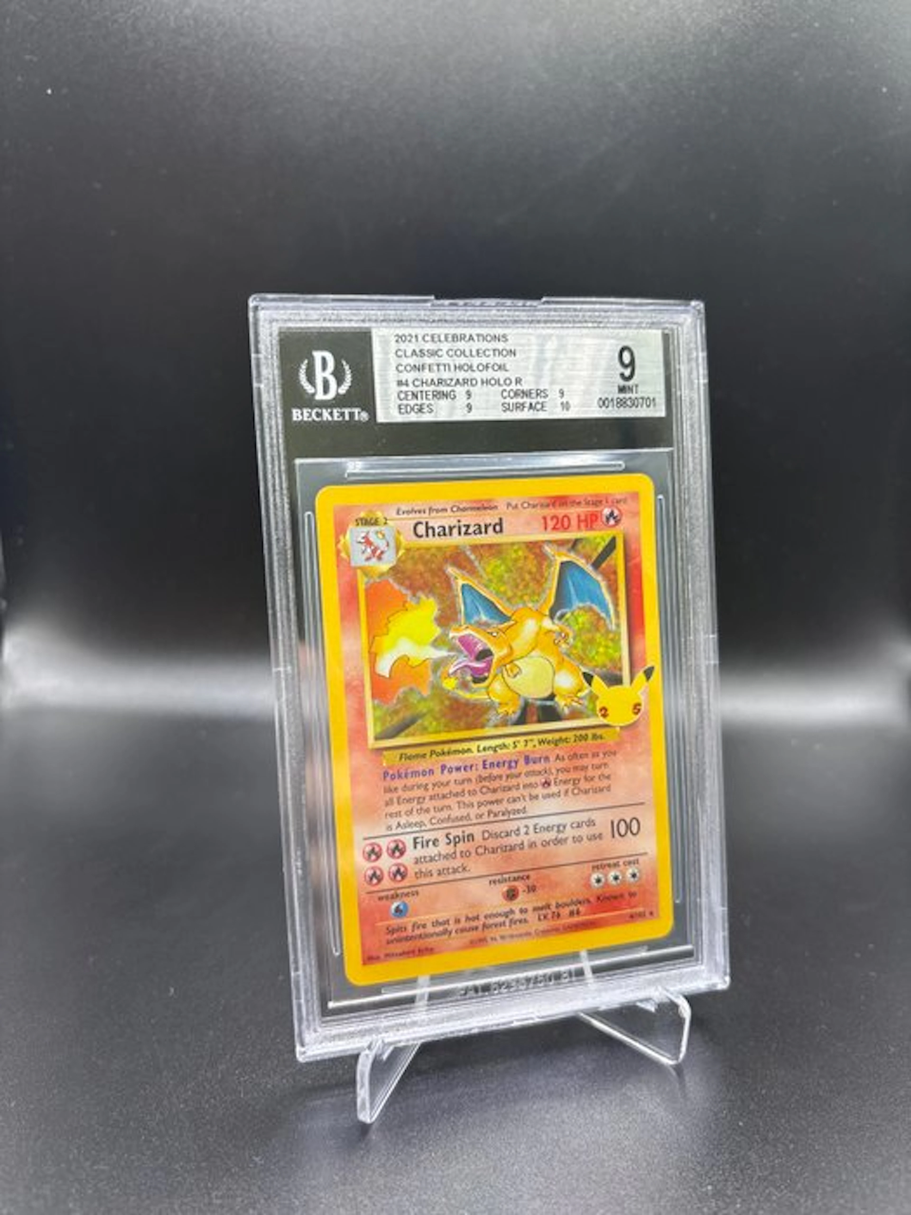 Pokémon - 1 Graded card - Charizard 004 Foil - Beckett 9...