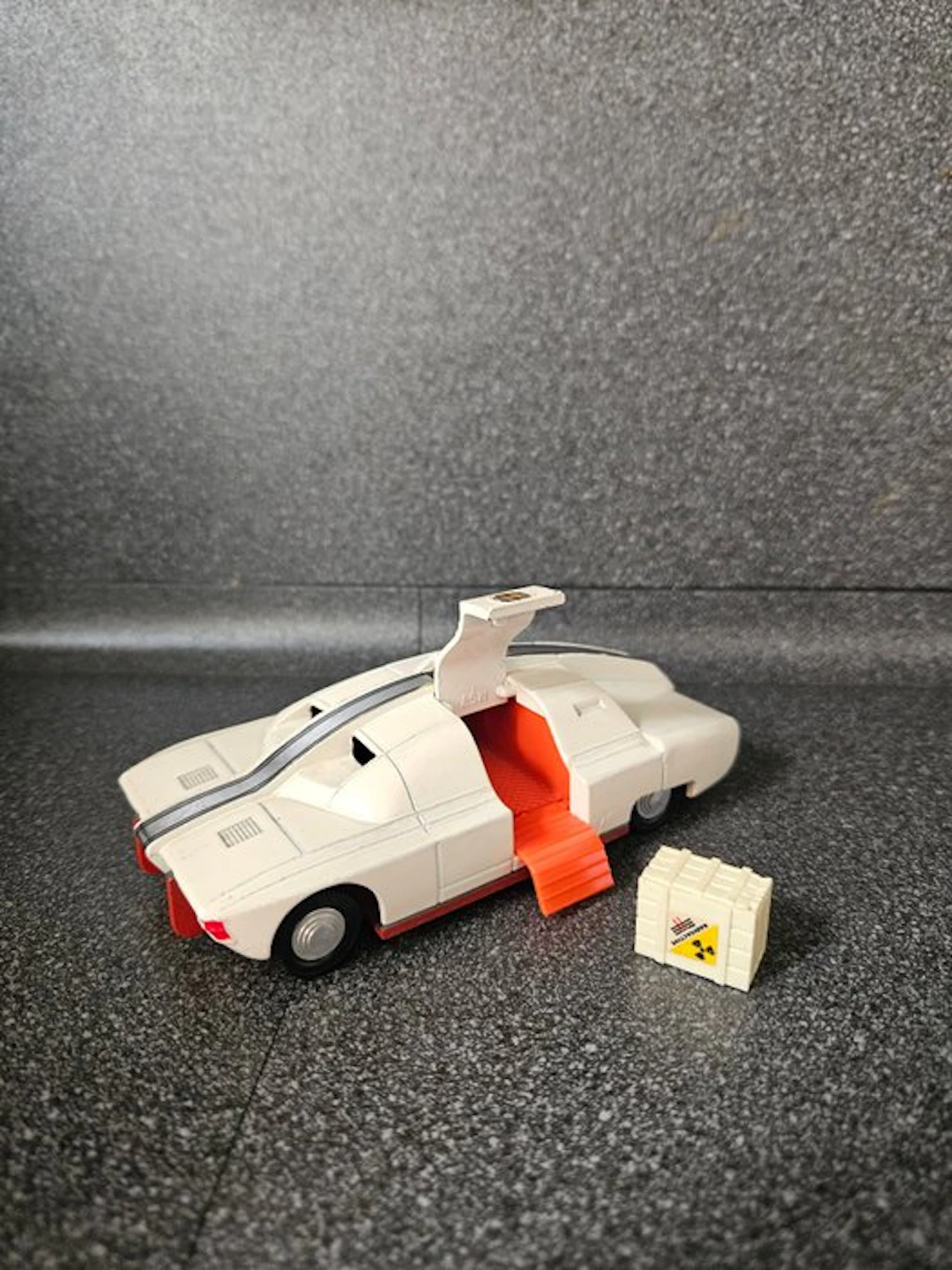 Dinky Toys - Model car - Maximum Security Vehicle