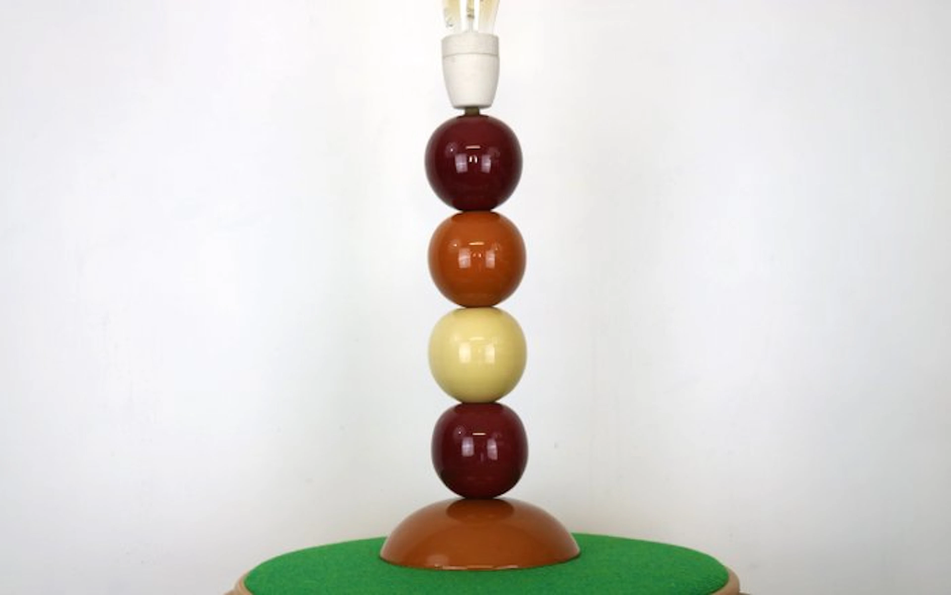Lamp - vintage snooker ball table lamp - Porcelain