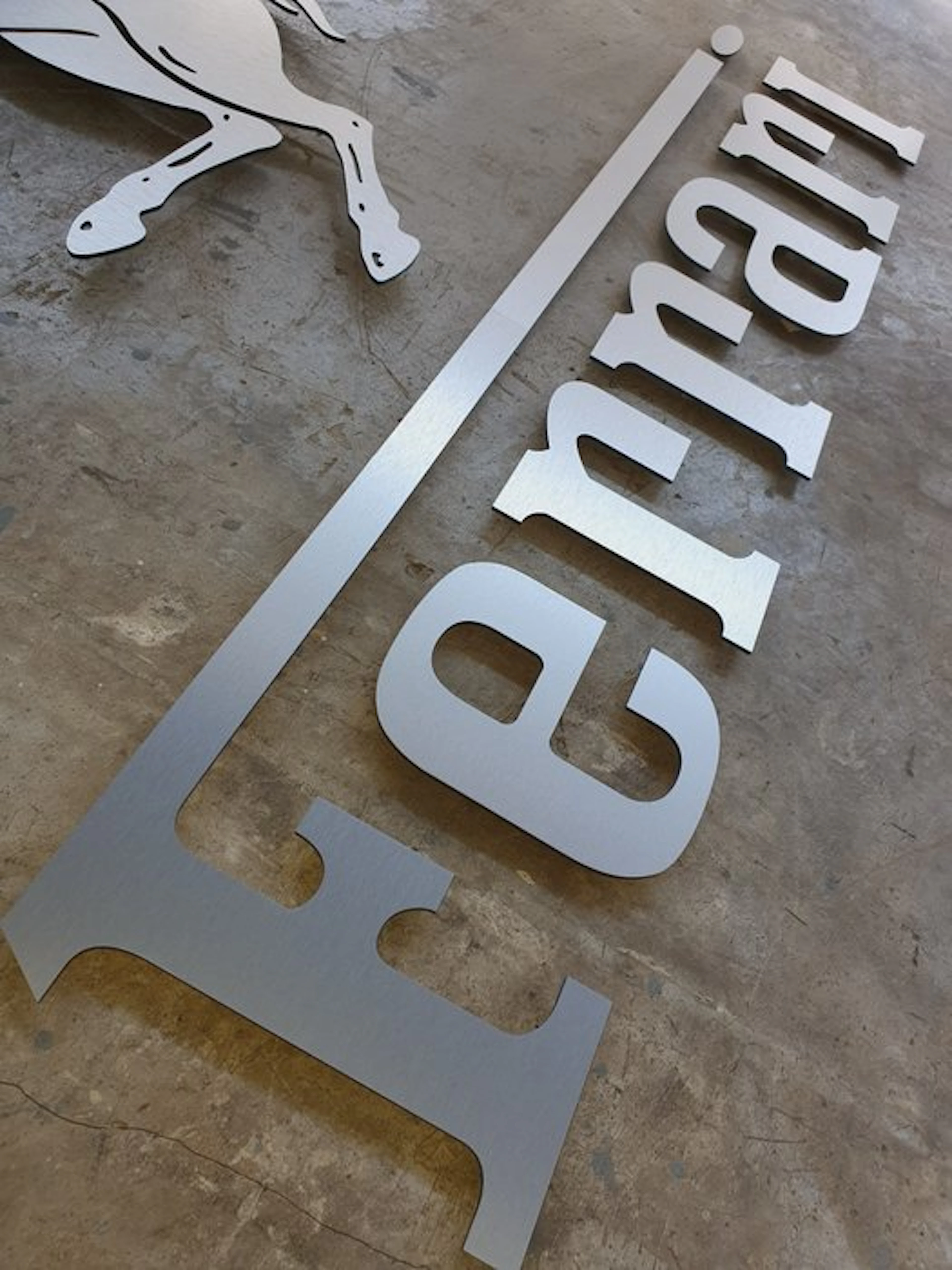 Sign - Ferrari - Professional Wall Sign Logo - Aluminium*