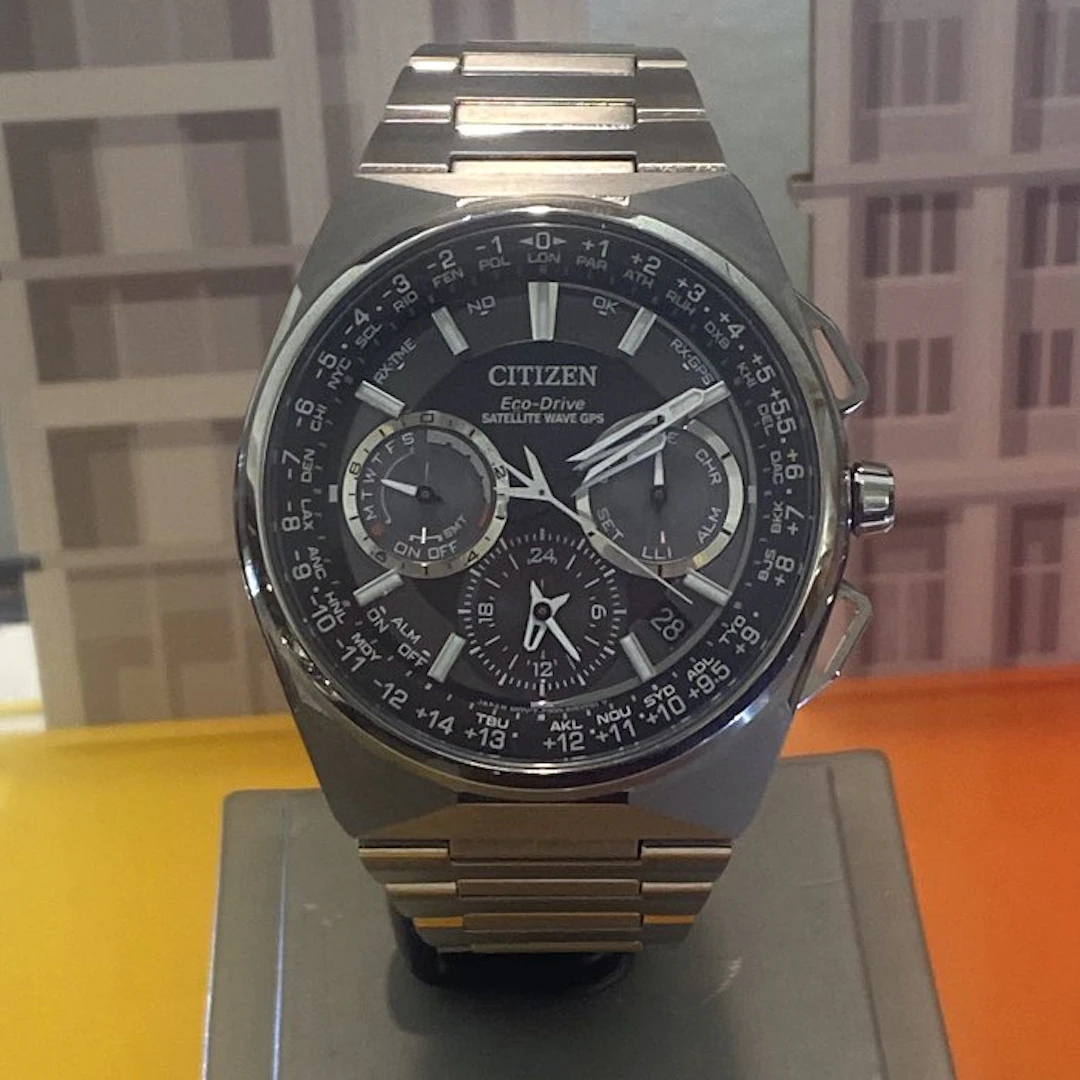 Citizen - Chrono Satellite Wave GPS F900 Super Titanium...