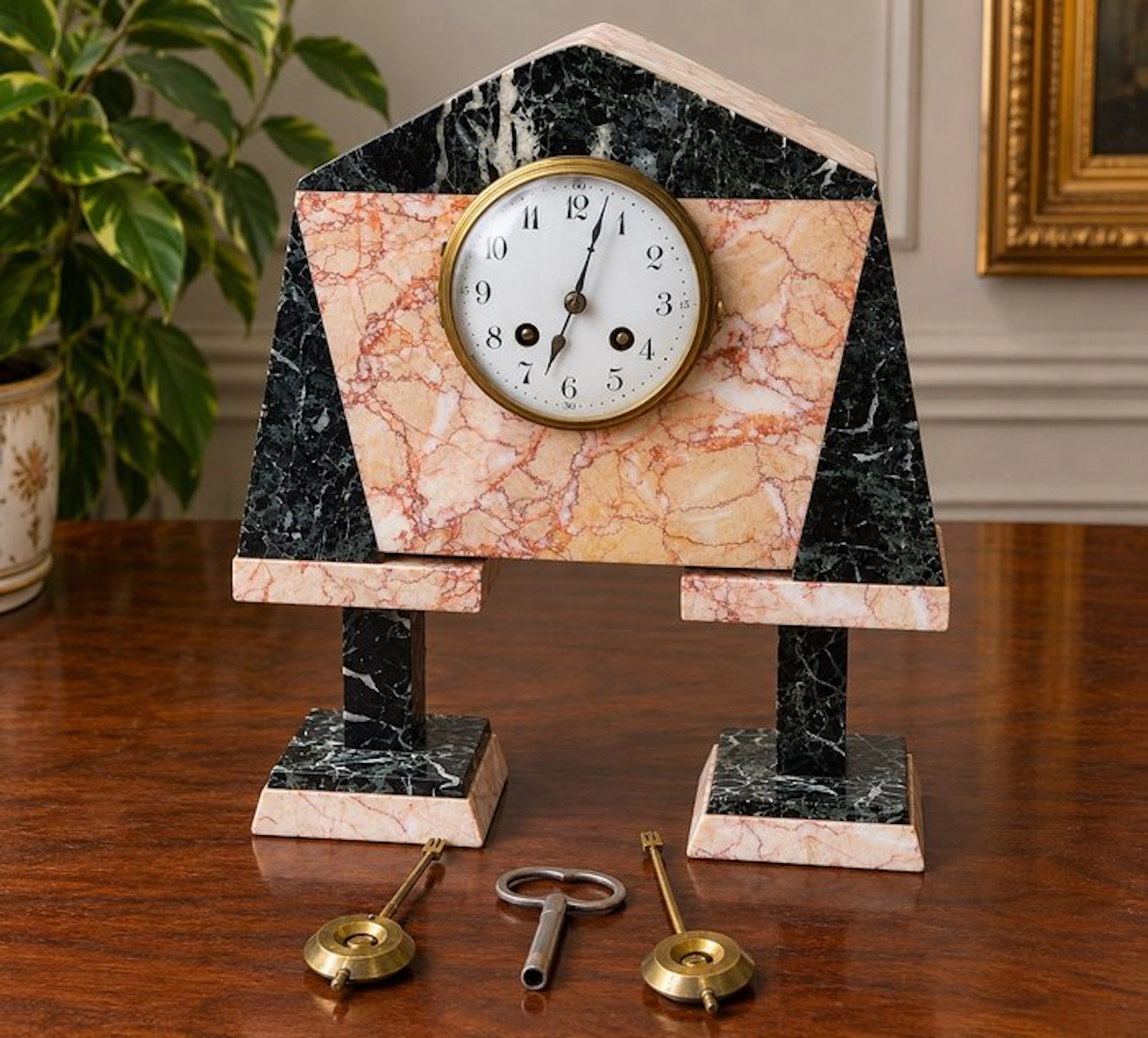 Mantel clock - Marble, Brass - 1920-1930