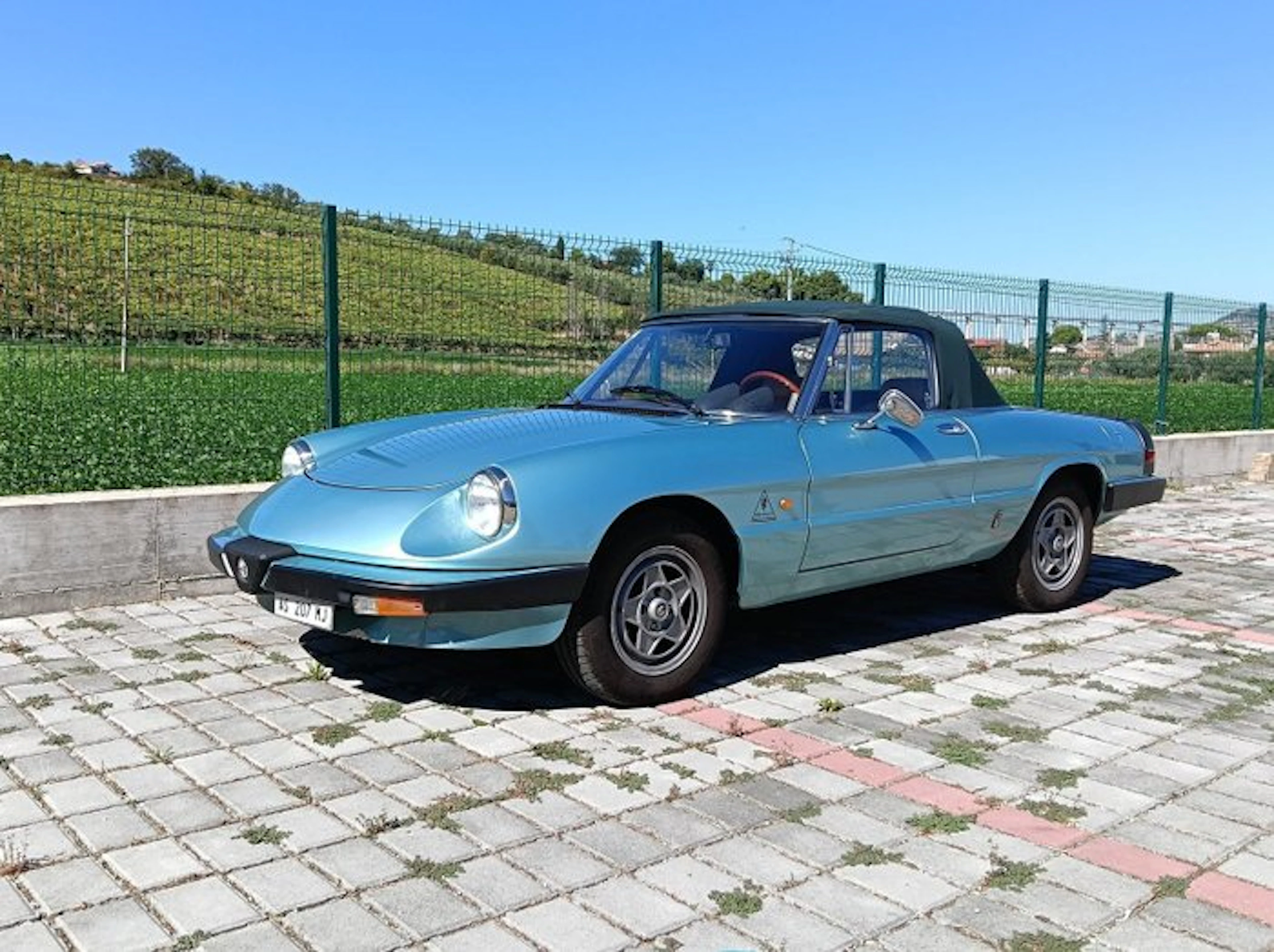 Alfa Romeo - Spider 2.0 - 1984