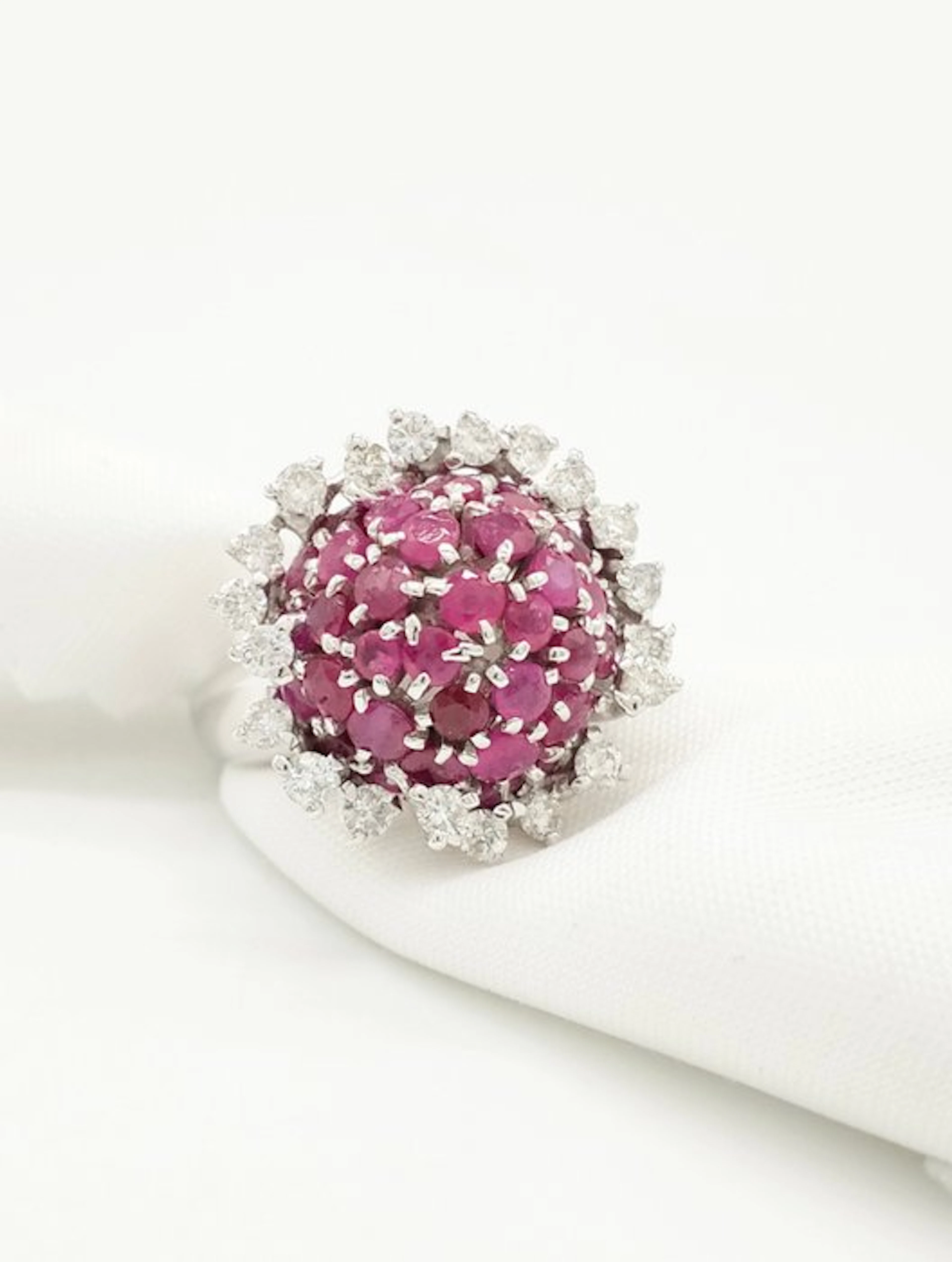 Ring - 18 kt. White gold Ruby - Diamond