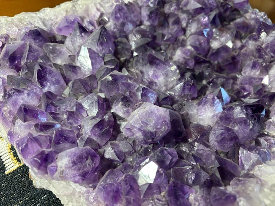 Amethyst Crystal on matrix - Height: 30 cm - Width: 40 cm- 8 kg - (1)