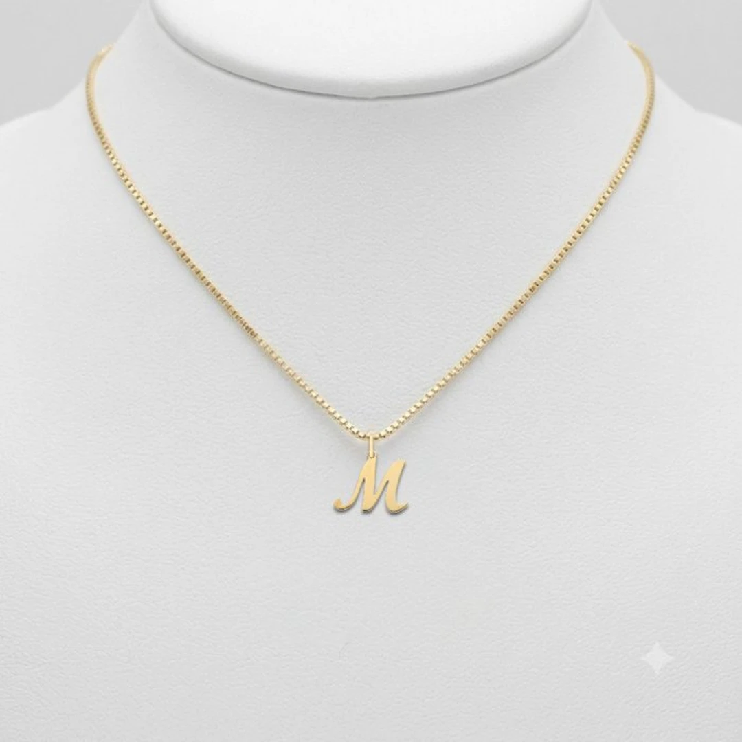 Necklace with pendant - 18 kt. Yellow gold - Letter pendant necklace, 2.4 g