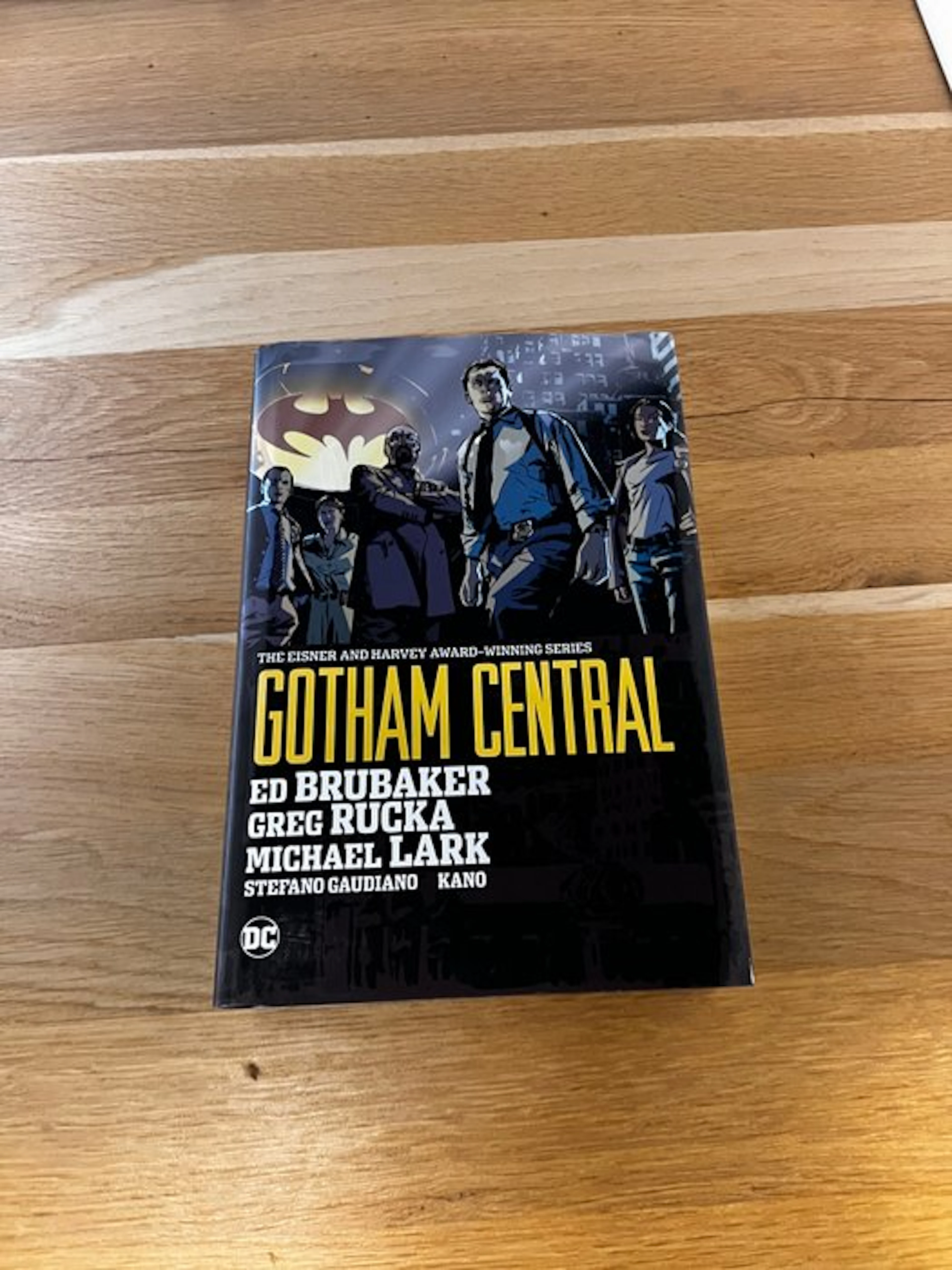 Gotham Central - Gotham Central Omnibus – Batman – Ed...