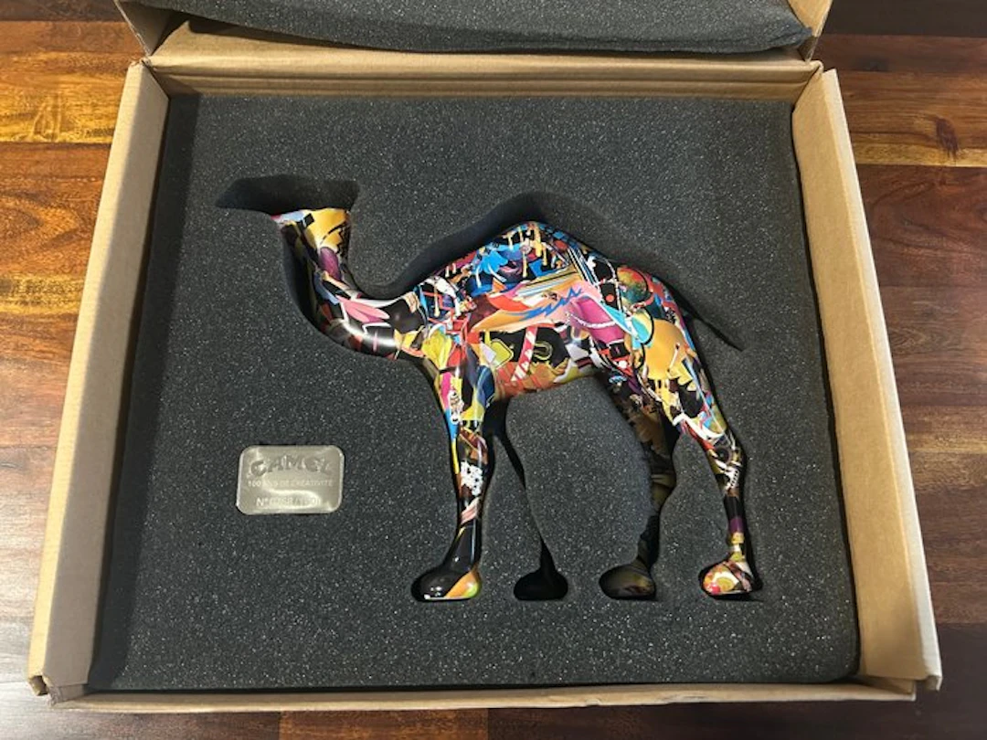 Camel - Statuette, 100 ans de créativité - 27 cm - Resin