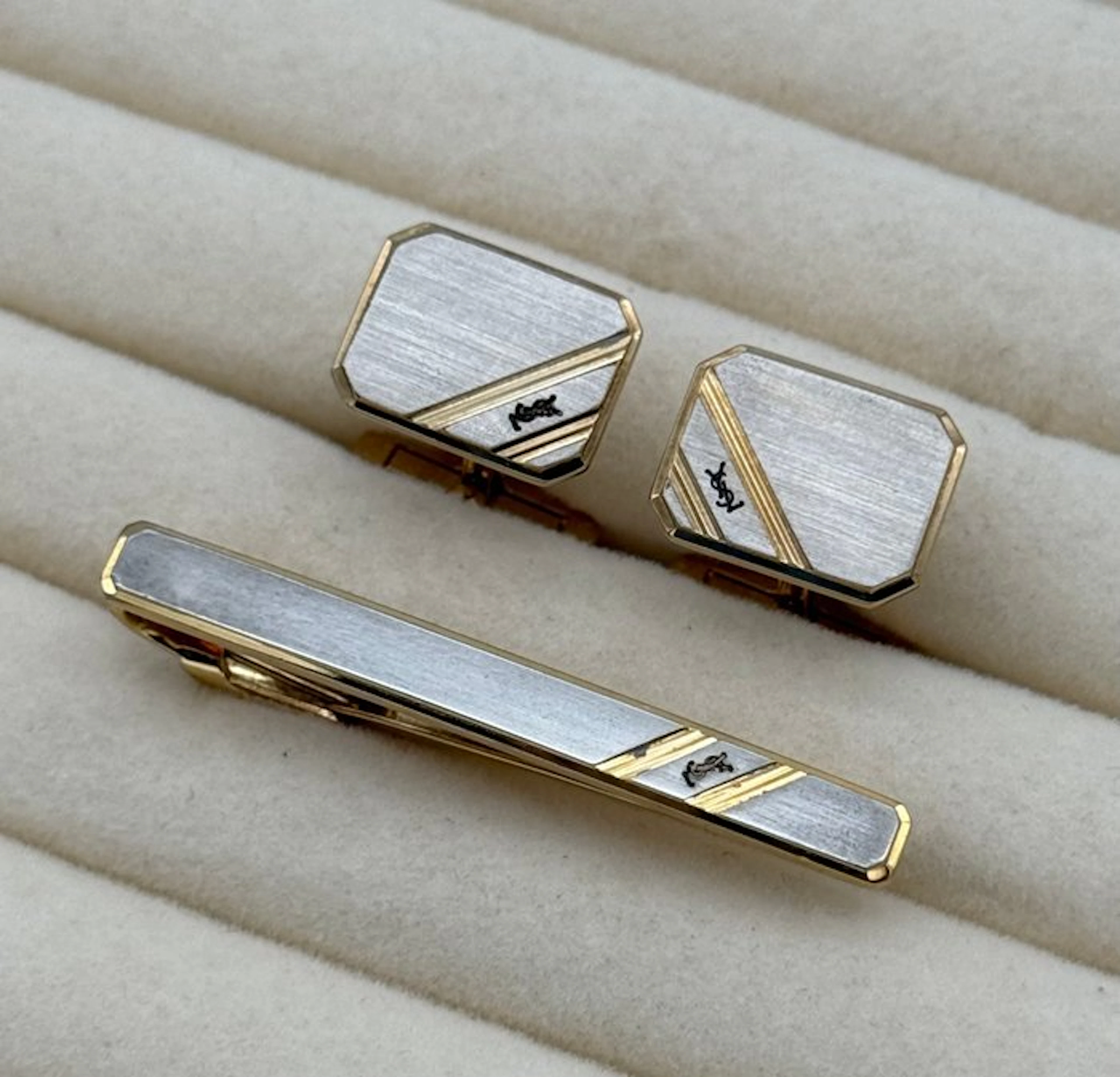 Yves Saint Laurent - Metal - Cufflinks