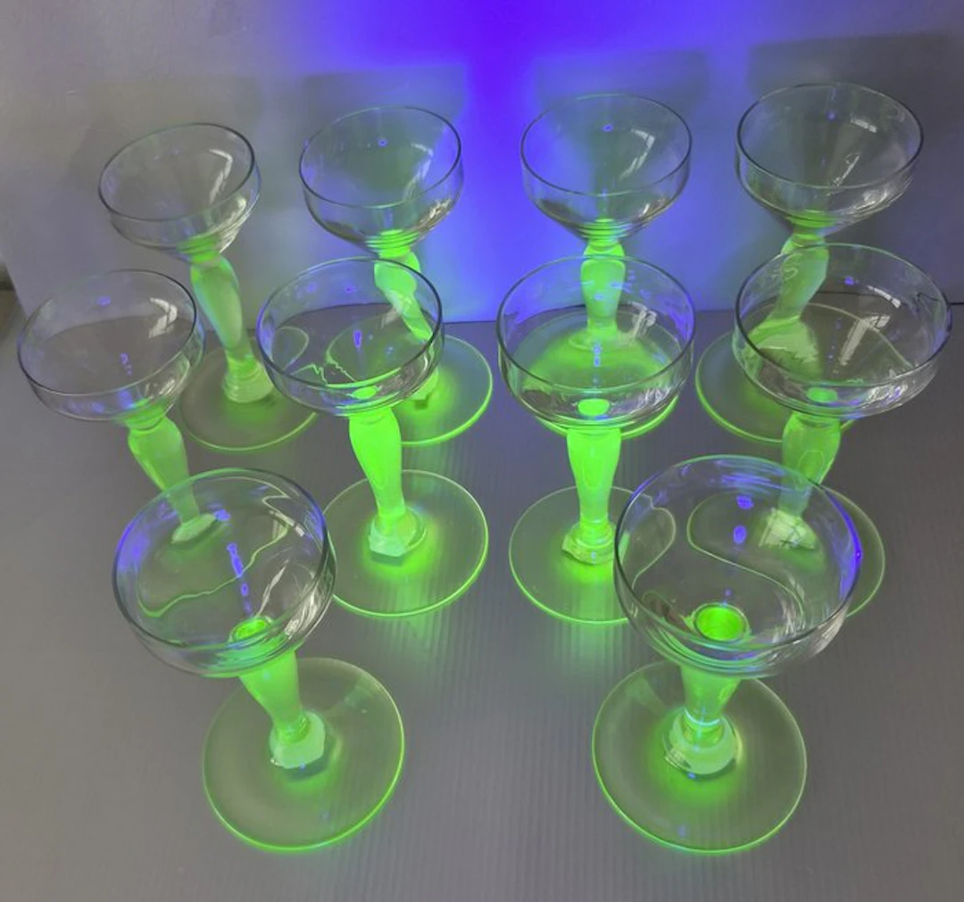 Port glass (20) - Uranium glass