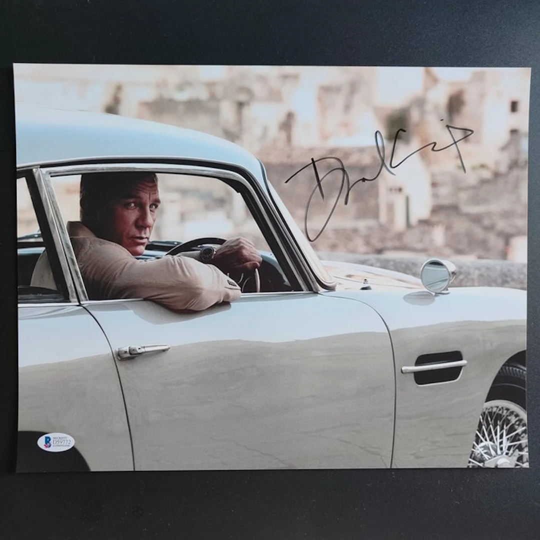 James Bond 007 - Daniel Craig – Signed Photo 11x14" – Beckett COA