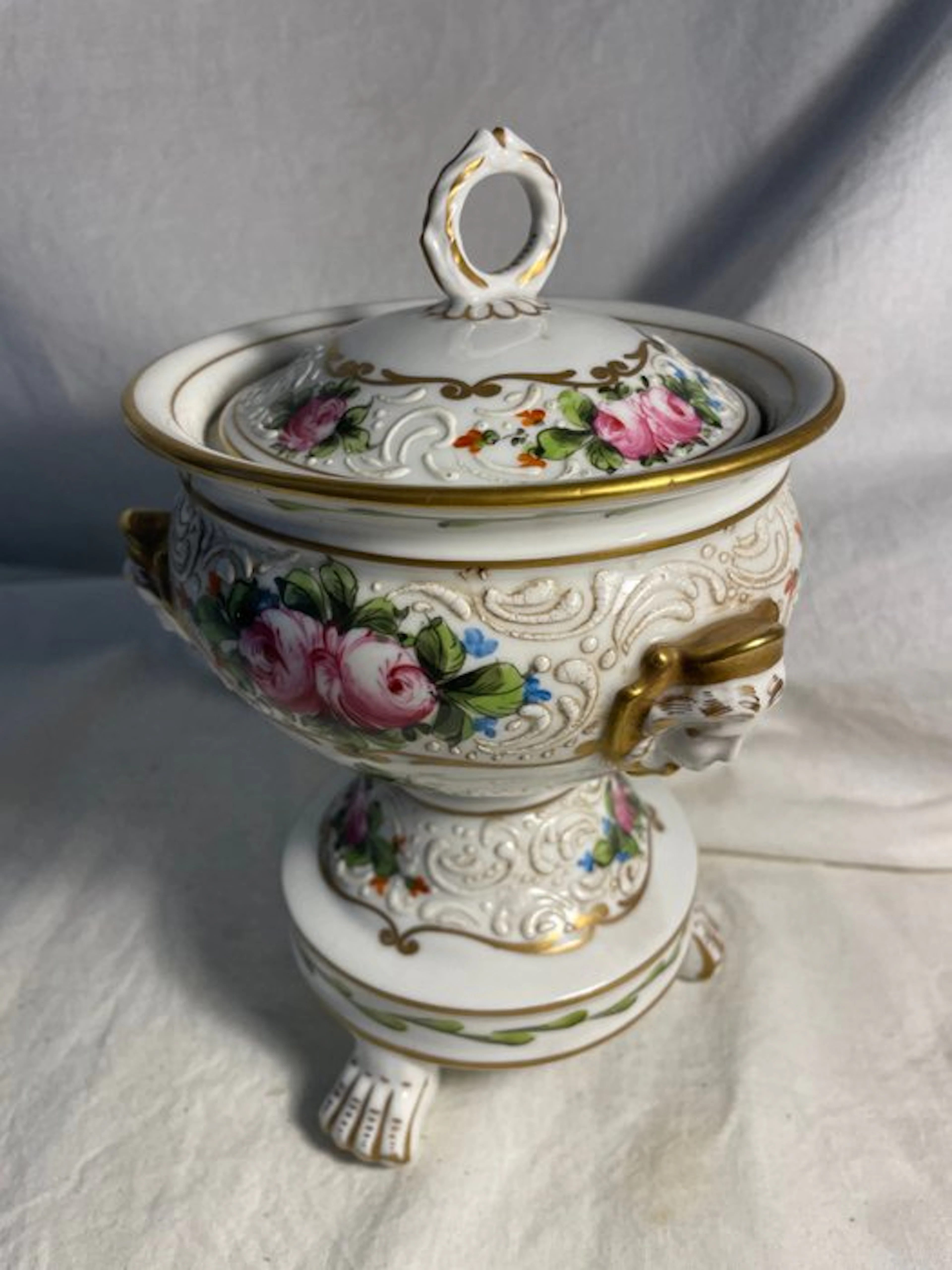 Porcelaine de Paris - Stock pot - Hand-painted with gold highlights