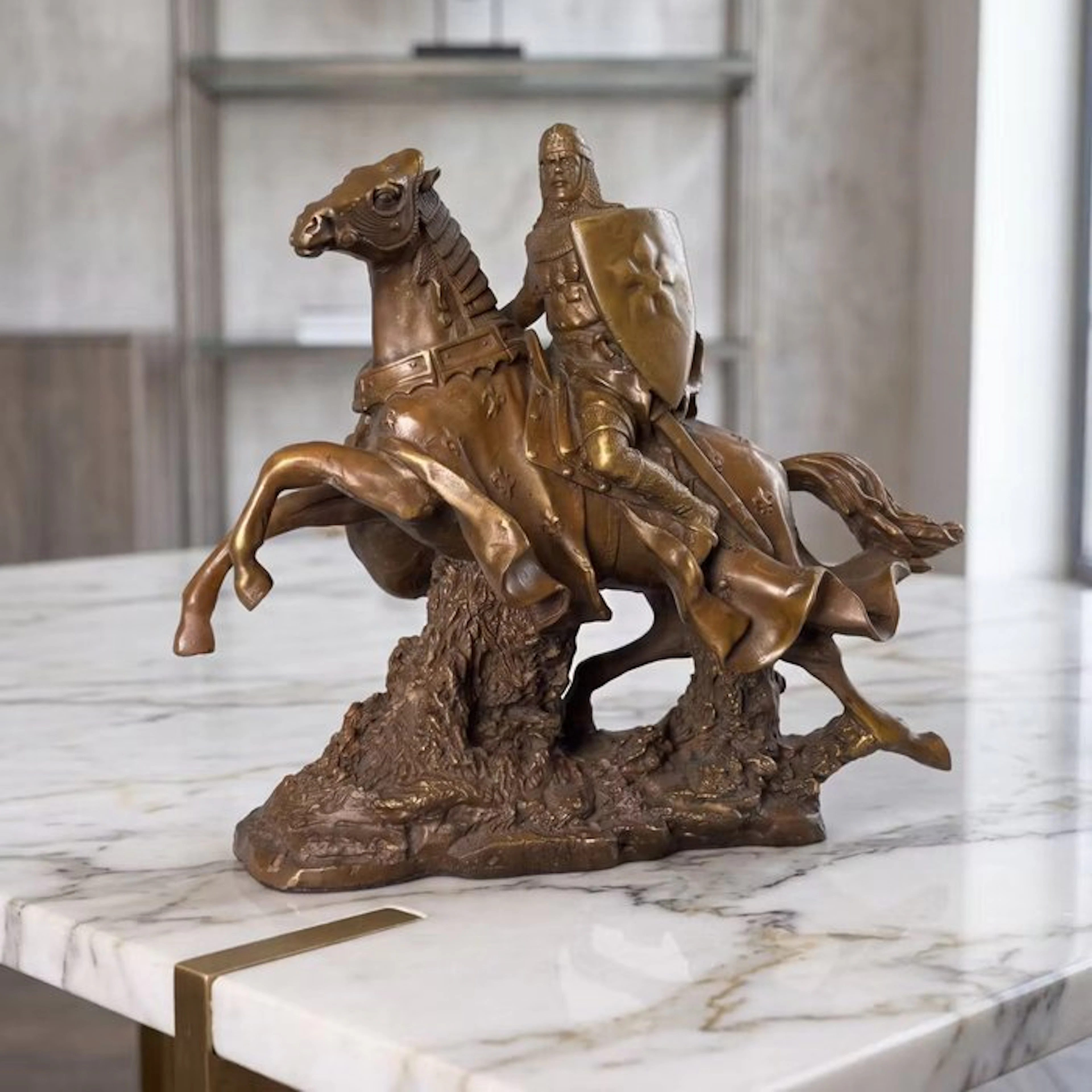 Statue, Groot formaat bronzen middeleeuwse ridder te paard - 23 cm - Bronze