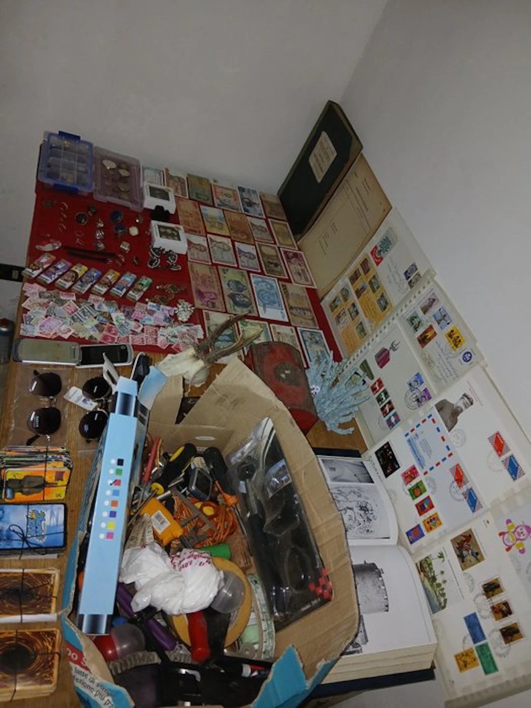 World. Collection of coins and banknotes incl. replicas (No reserve price)