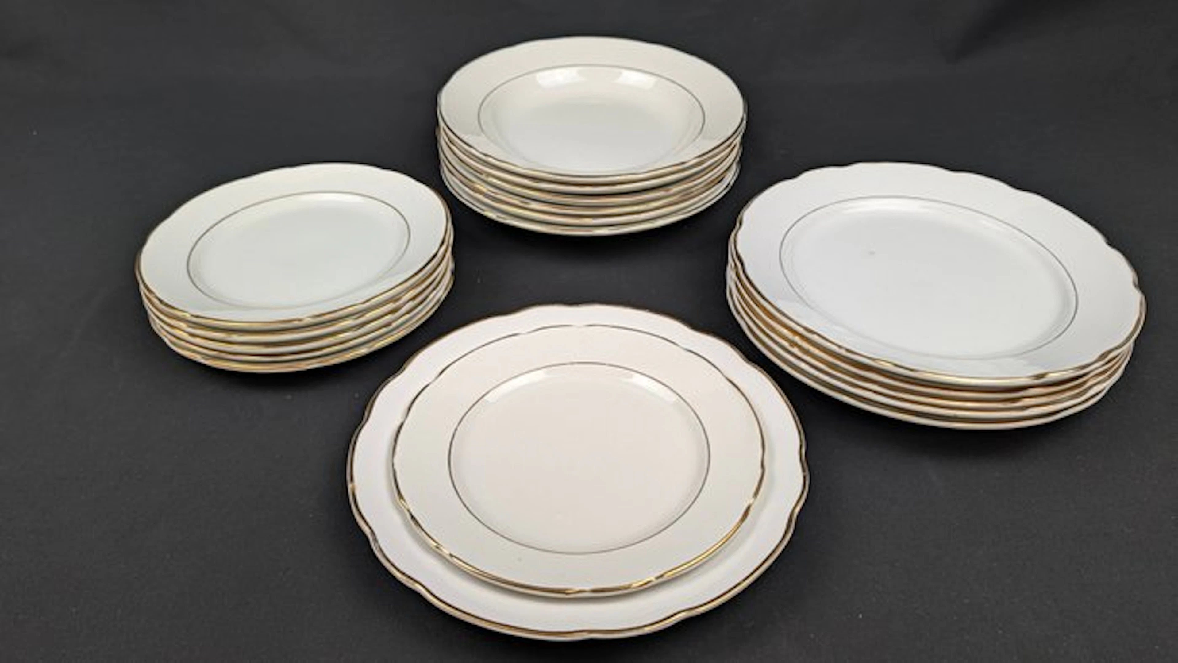 Richard Ginori, CMF - Dinner set for 6 (18) - Porcelain - Rigo in gold
