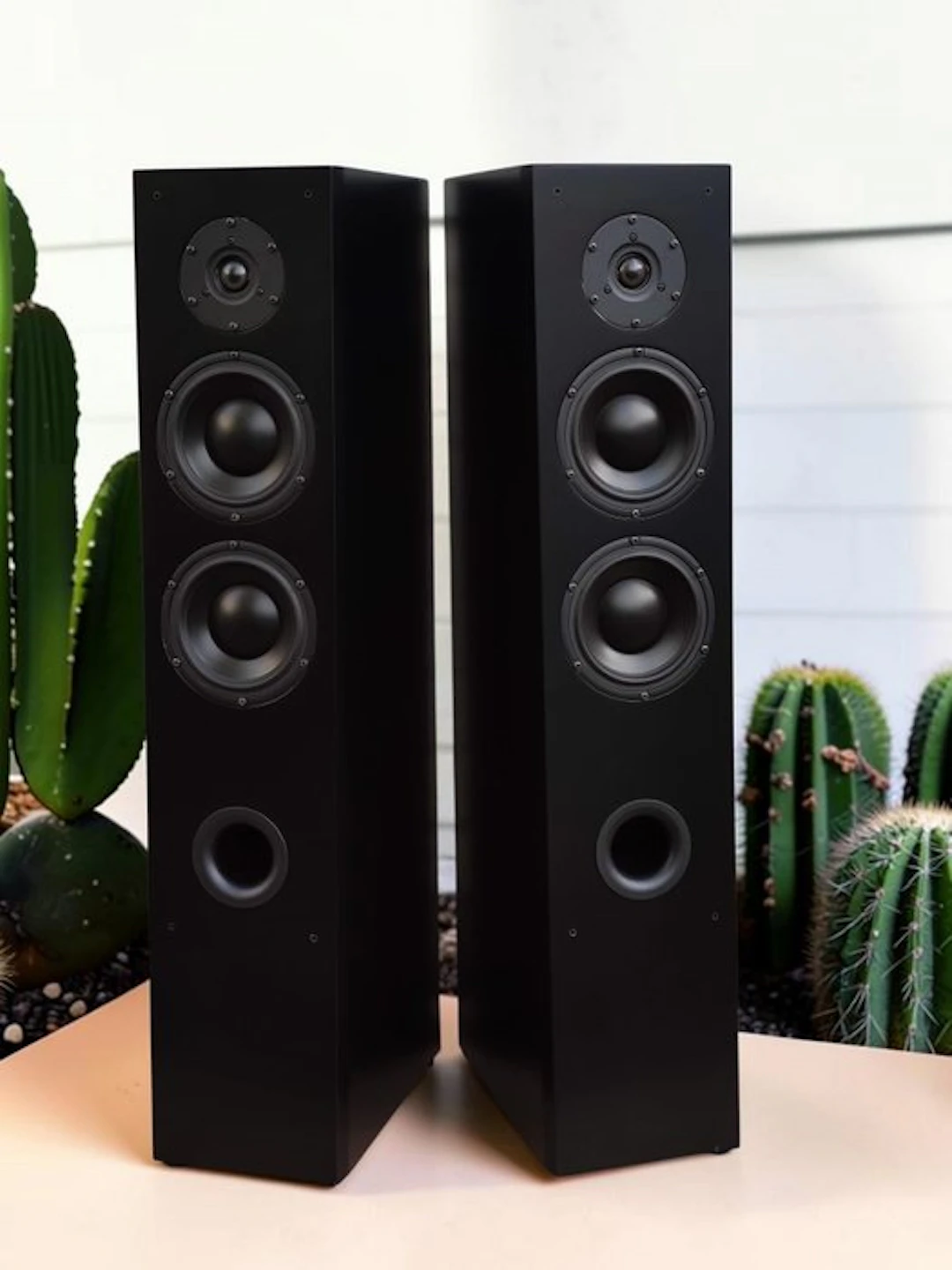Hepta - Seven (H7) 2.5-Way Floorstanding Bass-Reflex Speaker set