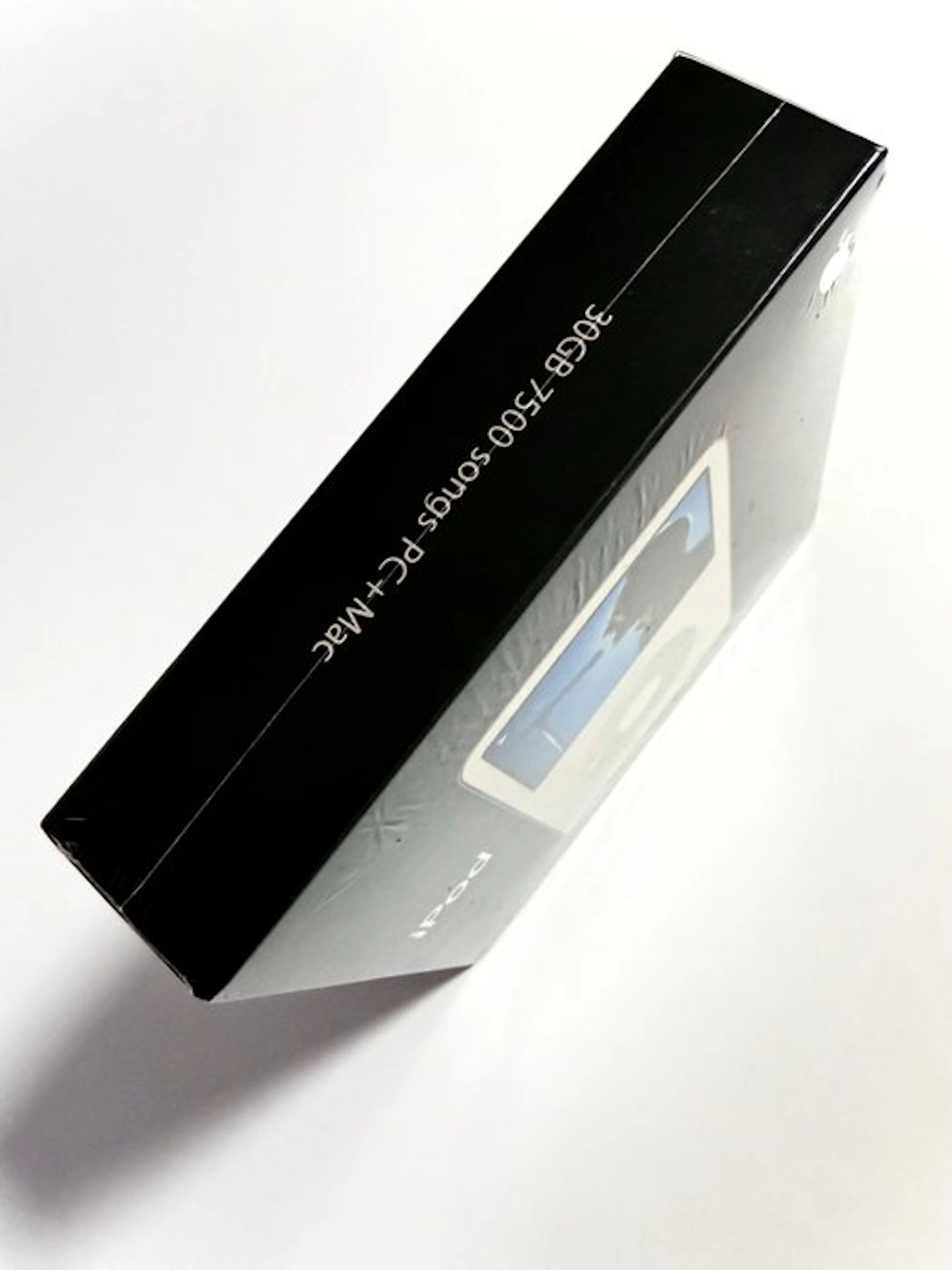 Apple - iPod (5th generation) A1136 June 2006 - new item