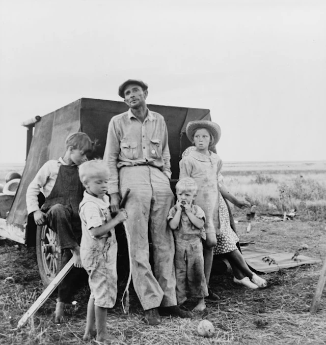 Dorothea Lange (1895–1965) - Old time professional...