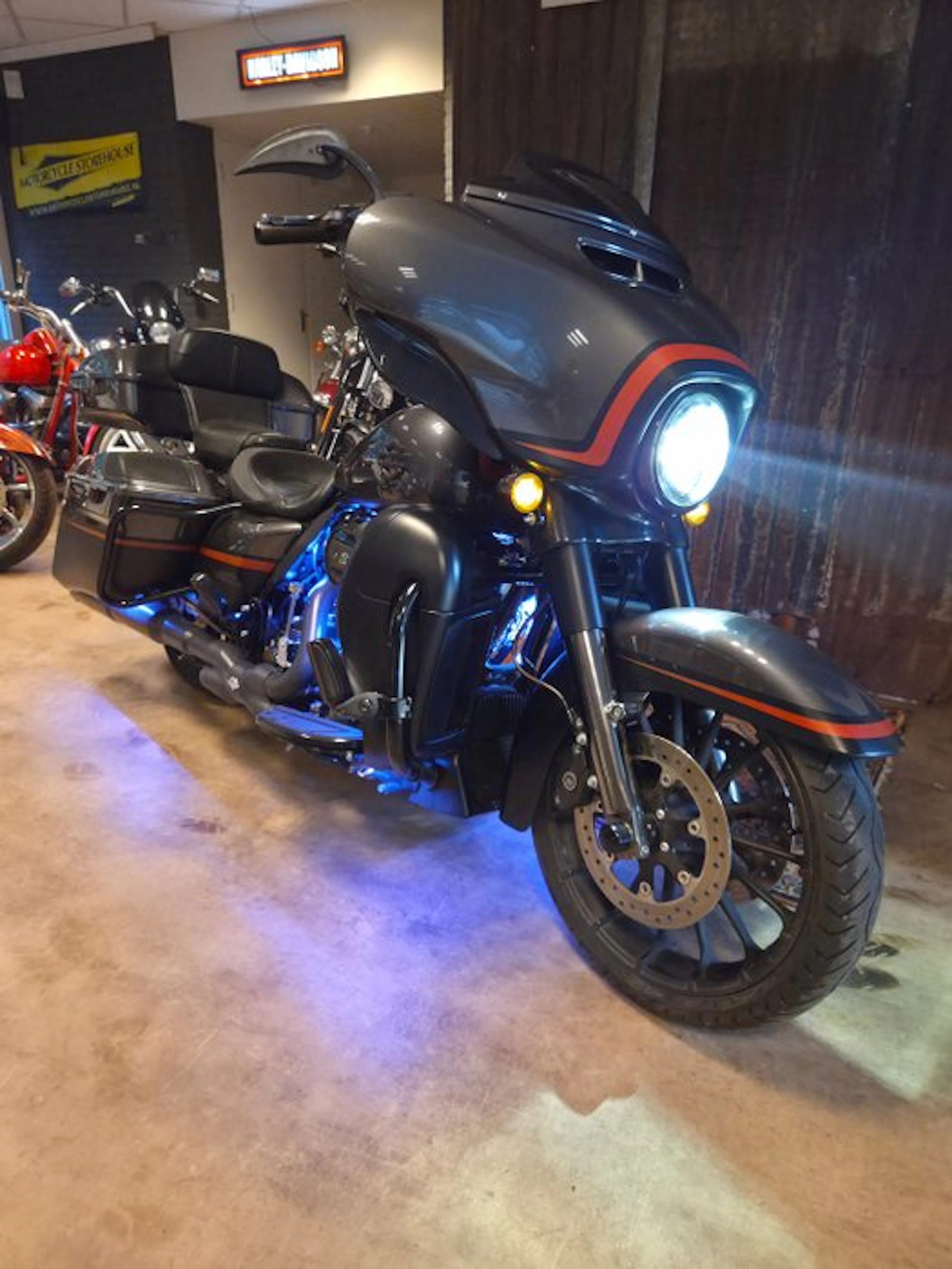 Harley-Davidson - FLHXSE - CVO - Street Glide - 1920 cc - 2018