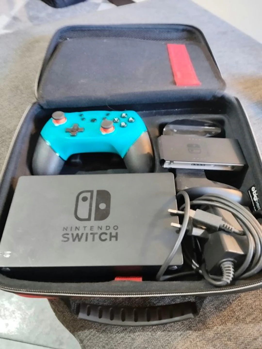 Nintendo - Switch - Nintendo Switch - Video game - Original briefcase and box